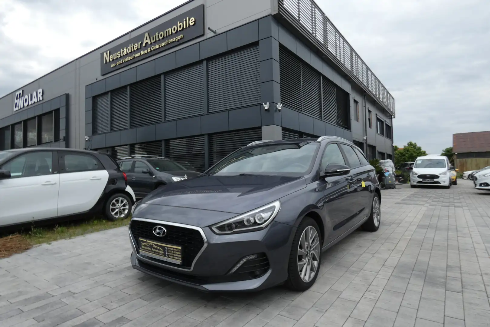 Hyundai i30 Passion + Sehr gute Ausstattung !!! Gris - 1
