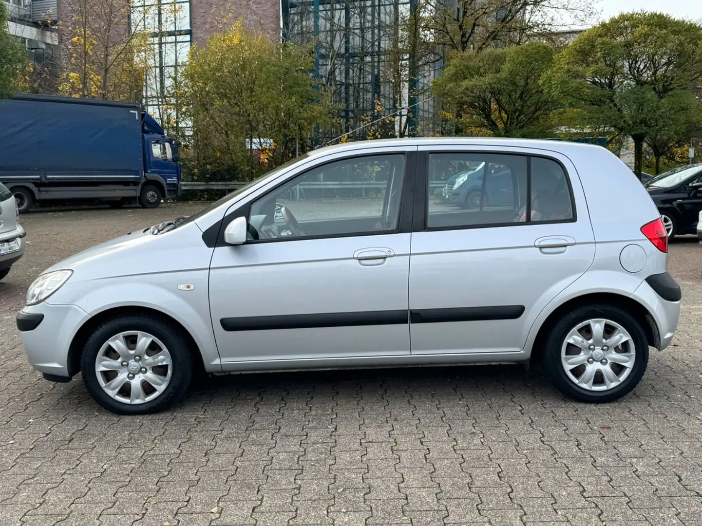 Hyundai Getz GETZ 1.1 GL 5-TÜRIG, KLIMA, 4xEFH, ZV+FB, 2.HAND Silber - 2