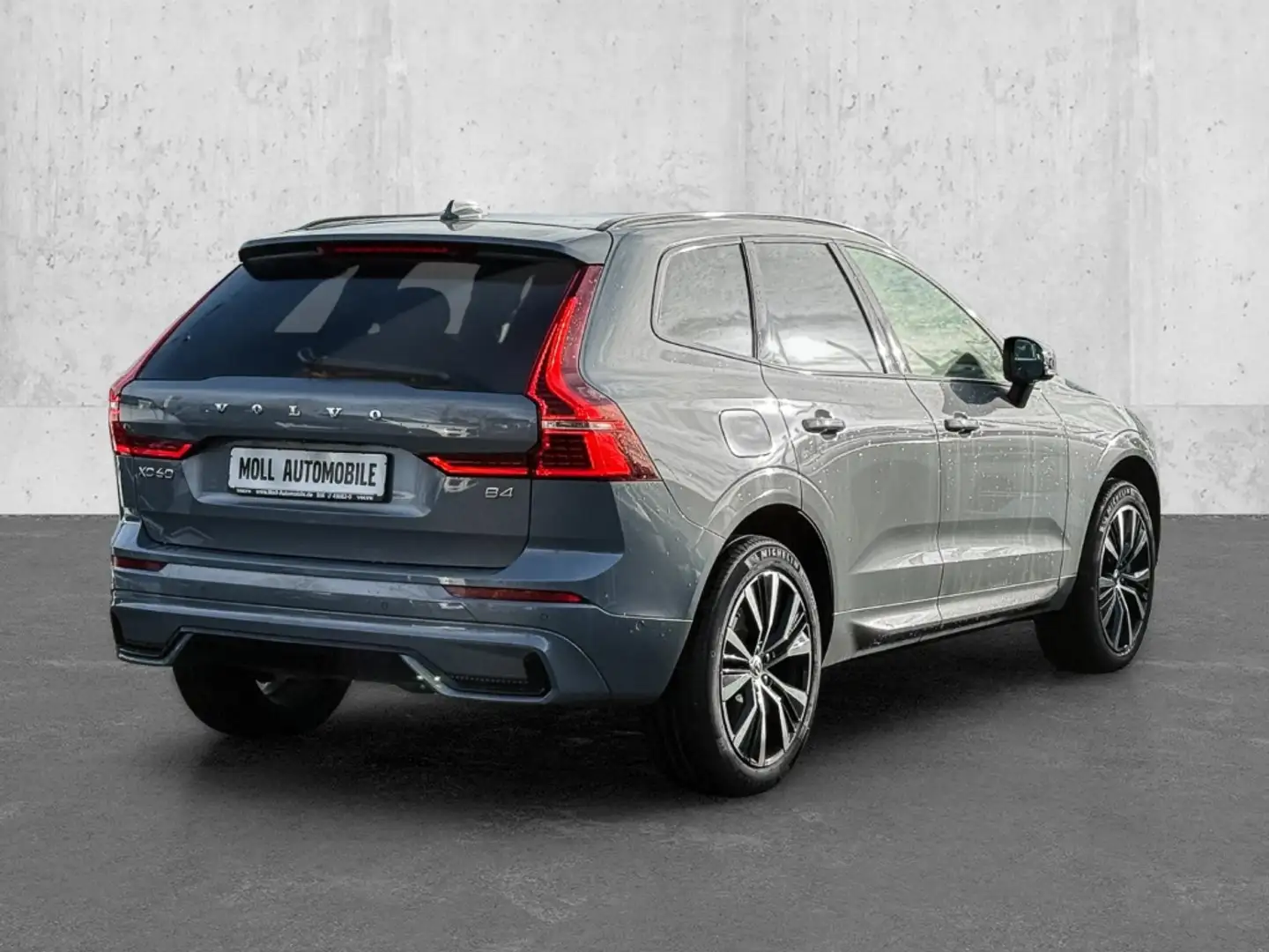 Volvo XC60 Plus Dark 2WD B4 Diesel EU6d Leder Digitales Cockp Grau - 2