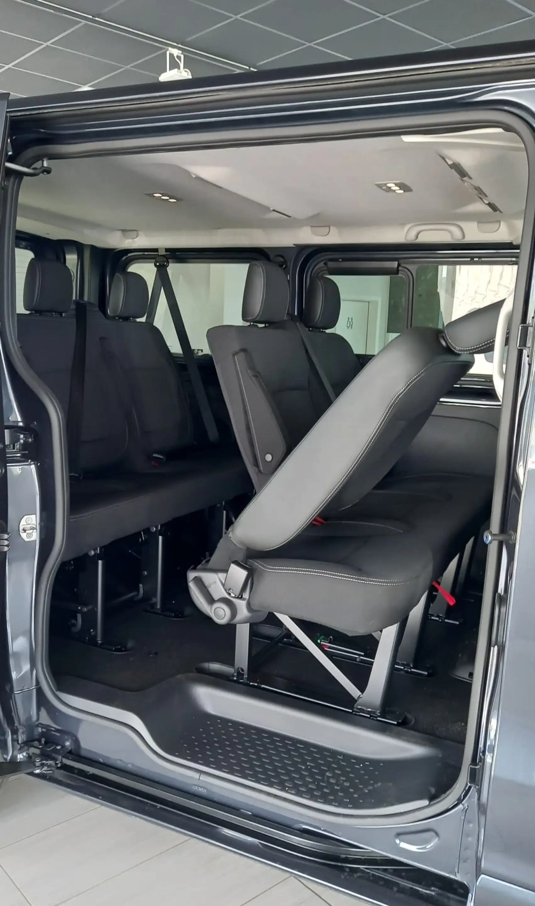 Nissan Primastar Kombi L1H1 dCi 170 9AT Tekna 8Si. — photo 13