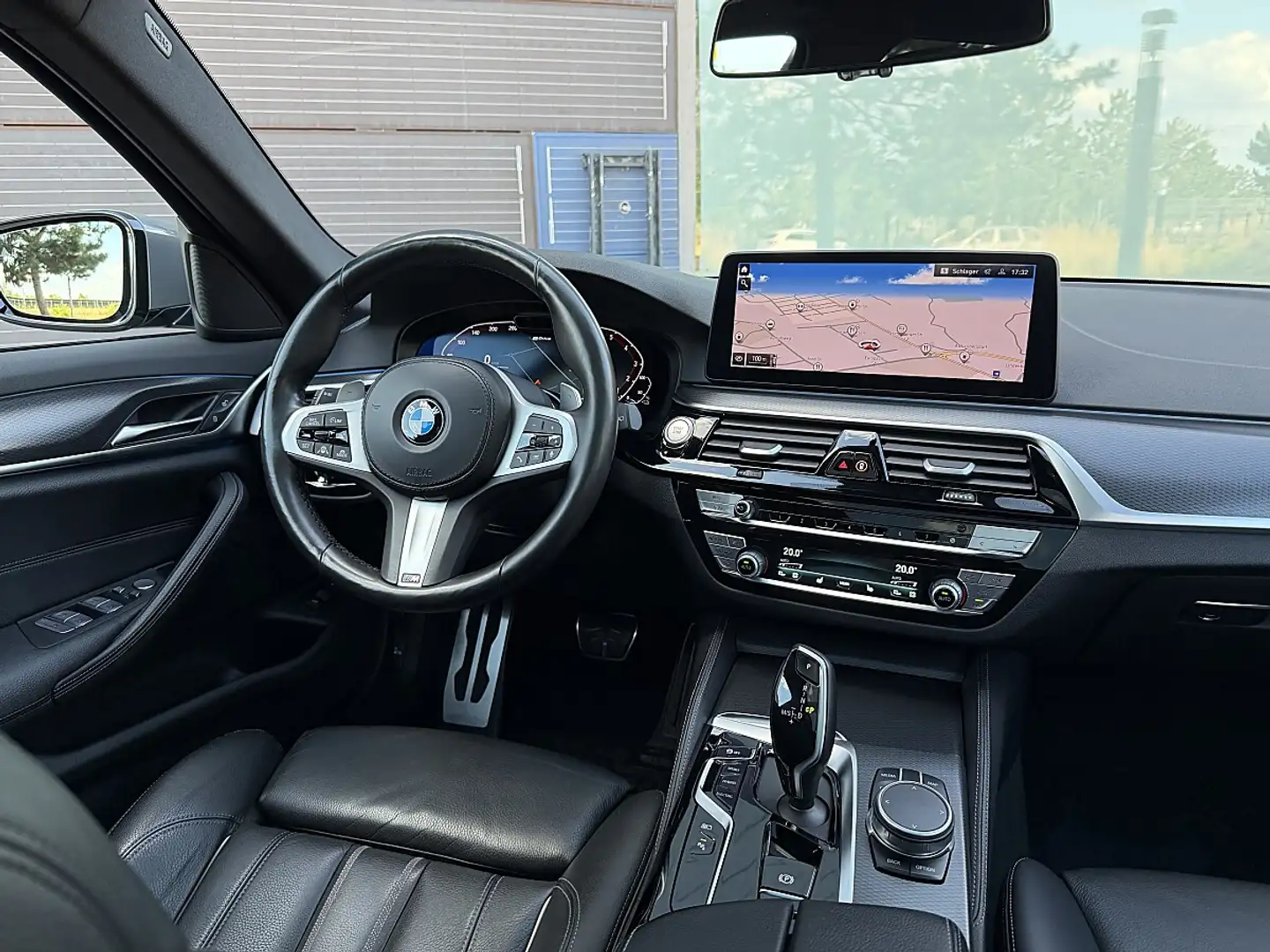 BMW 530 e // M-PAKET // PANORAMA // GARANTIE // LASER-LED Grau - 2