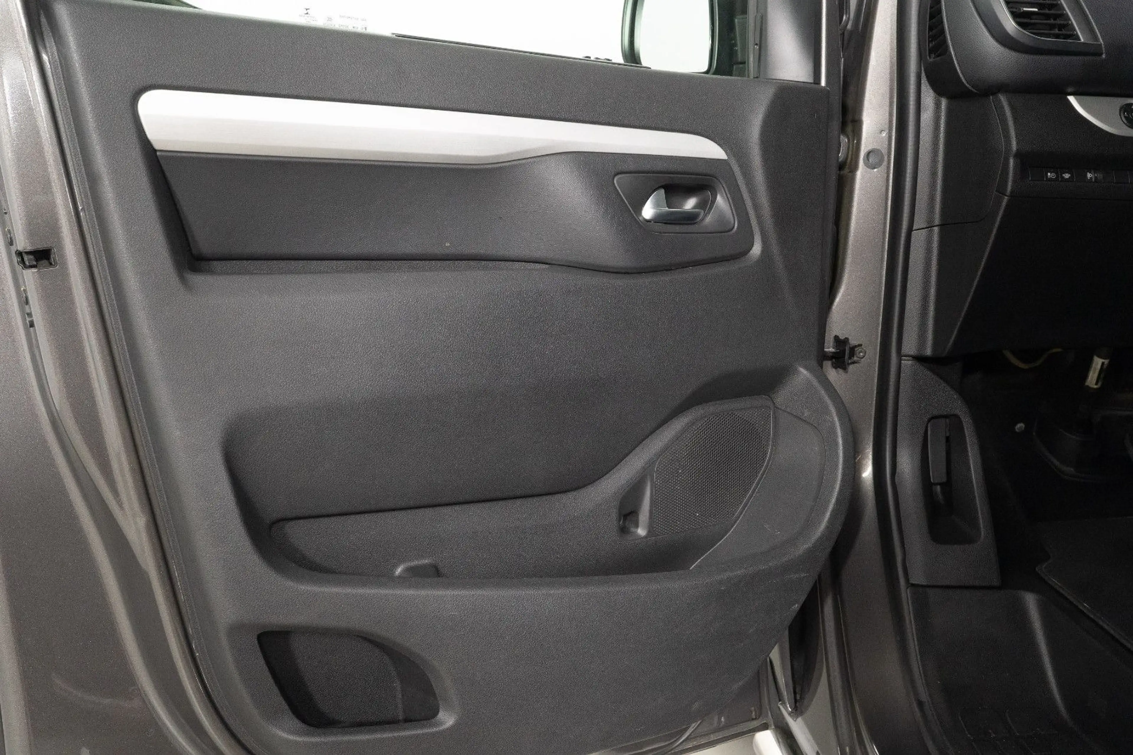 Toyota Verso Proace Verso L2 2.0 D 4D Automatik Executive — photo 11