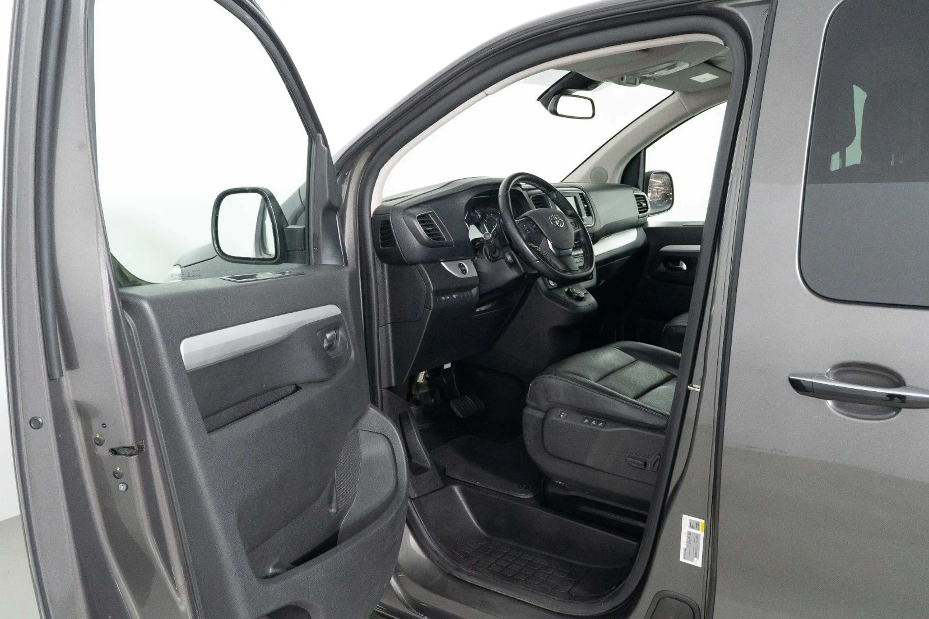 Toyota Verso Proace Verso L2 2.0 D 4D Automatik Executive — photo 9