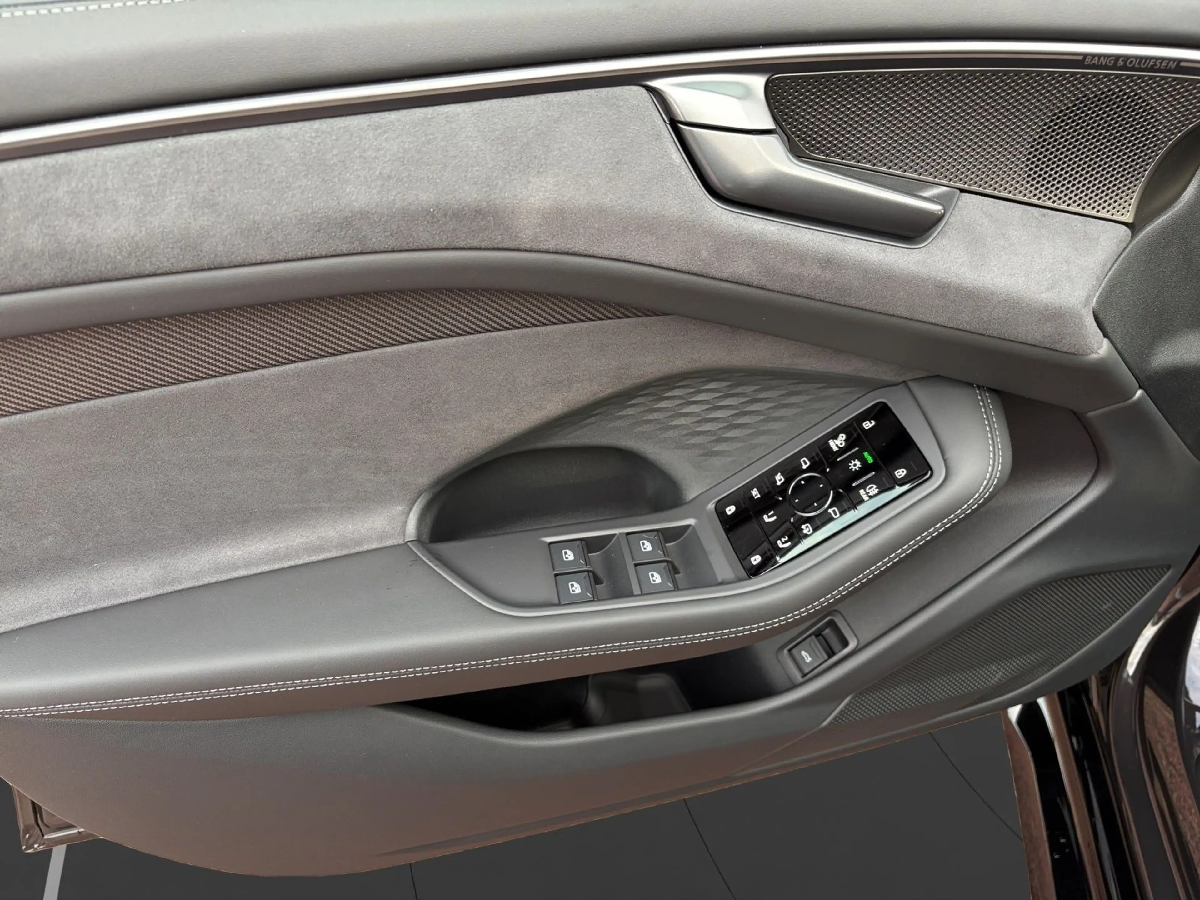 Audi A6 allroad TDI PANO+AHK+TECHPRO+DIGIMATR — photo 3