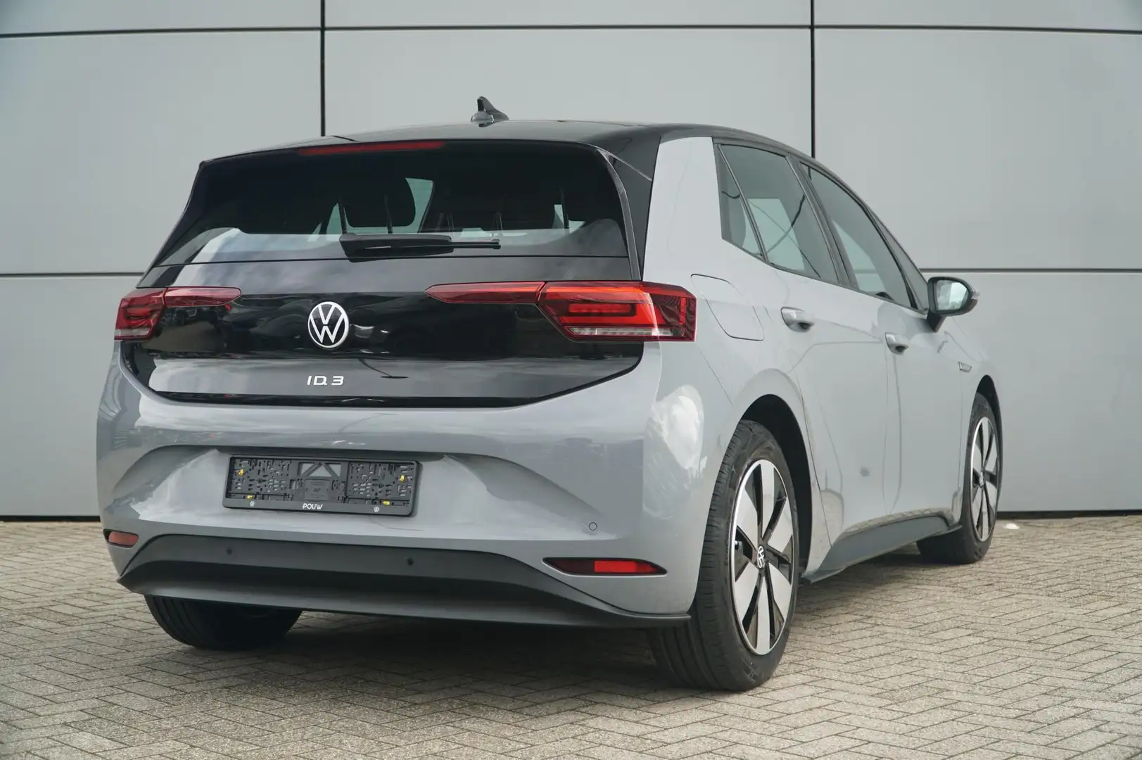 Volkswagen ID.3 204pk Life 58 kWh | Warmtepomp | Navigatie | Parke Grijs - 2