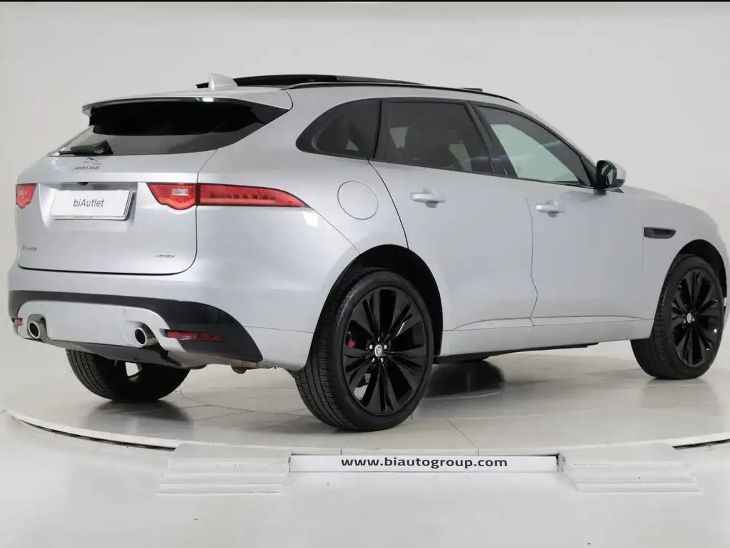 Jaguar F-Pace F-Pace 3.0d V6 First edition awd 300cv auto Argent - 2