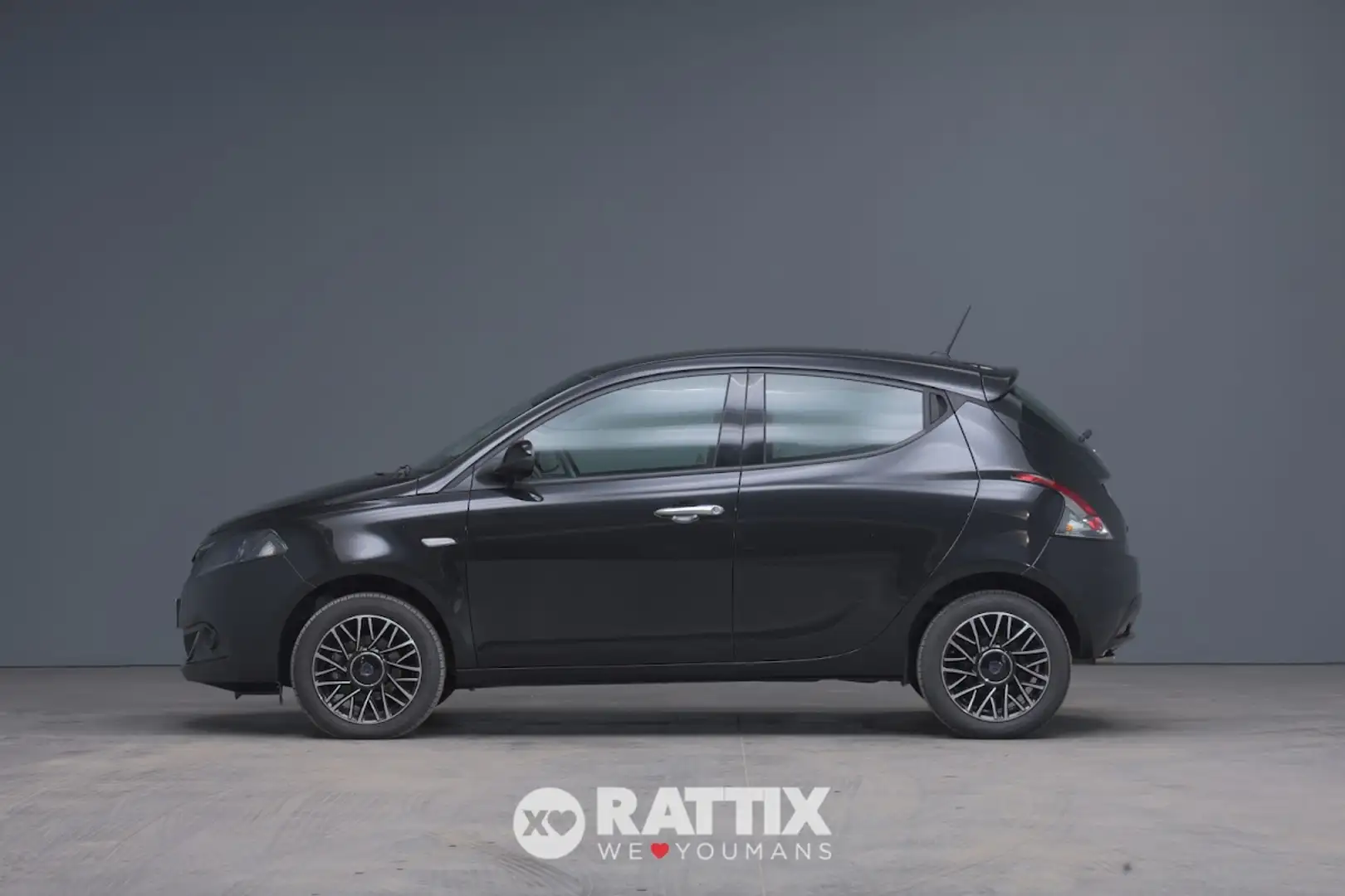 Lancia Ypsilon 1.0 Firefly Hybrid 70CV Platino Noir - 2