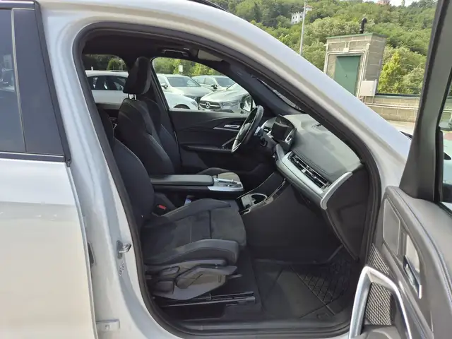 BMW X1 view 9