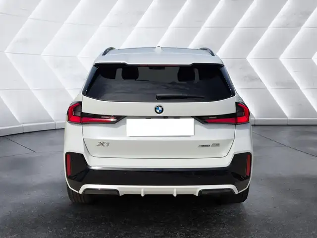 BMW X1 view 3
