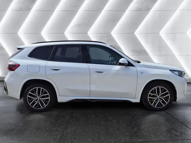 BMW X1 view 5