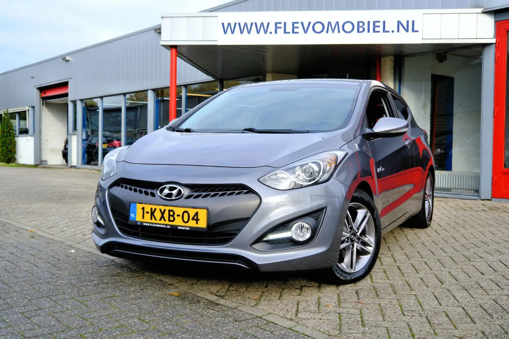 Hyundai i30 1.6 GDI i-Magine Navi|Cam|Clima|LMV Grijs - 1
