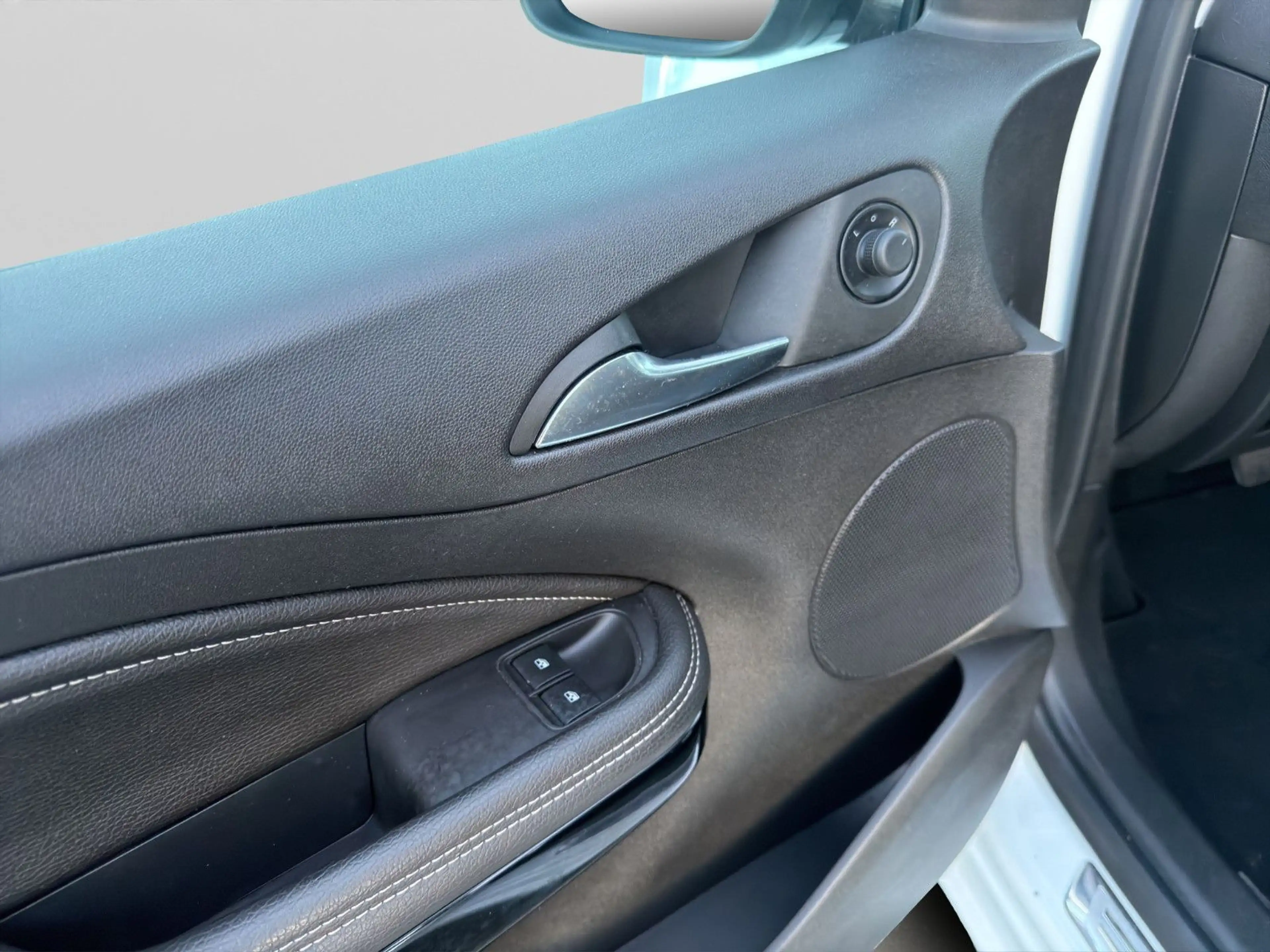 Opel Adam 1.4 Aut. KLIMAAUT SITZH PDC APP TÜV+InspNEU — photo 13