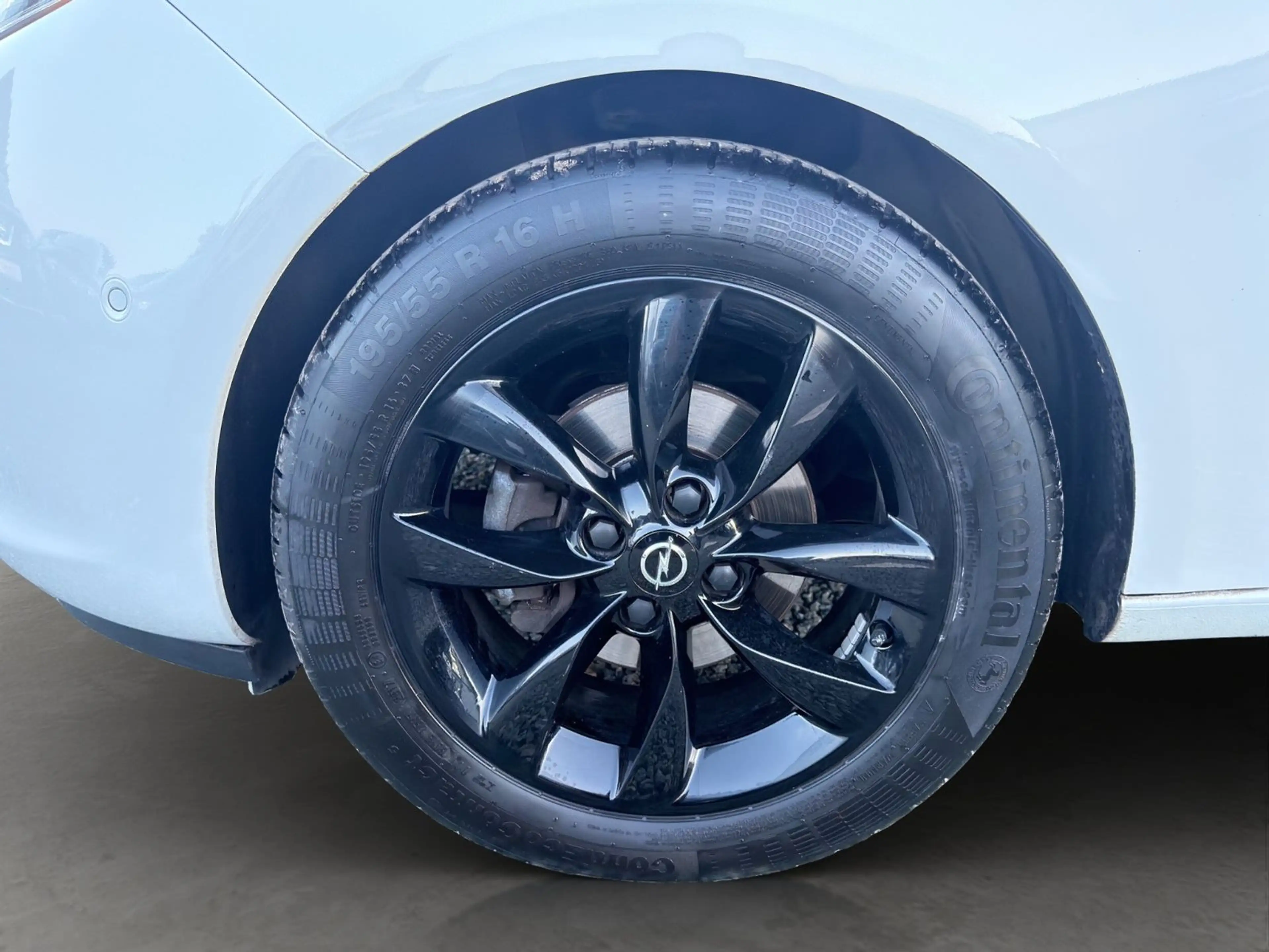Opel Adam 1.4 Aut. KLIMAAUT SITZH PDC APP TÜV+InspNEU — photo 9