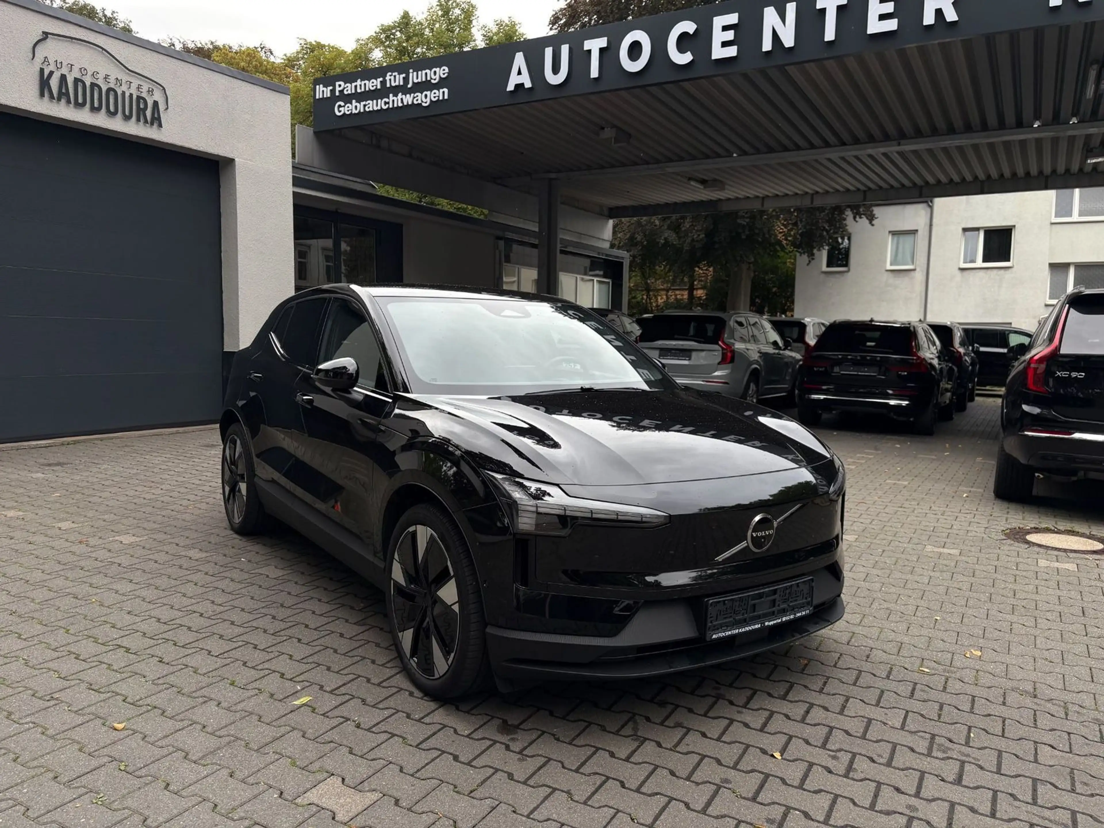 Volvo EX30 Ultra AWD Twin Perfor PANO 360° Winterpaket — photo 2