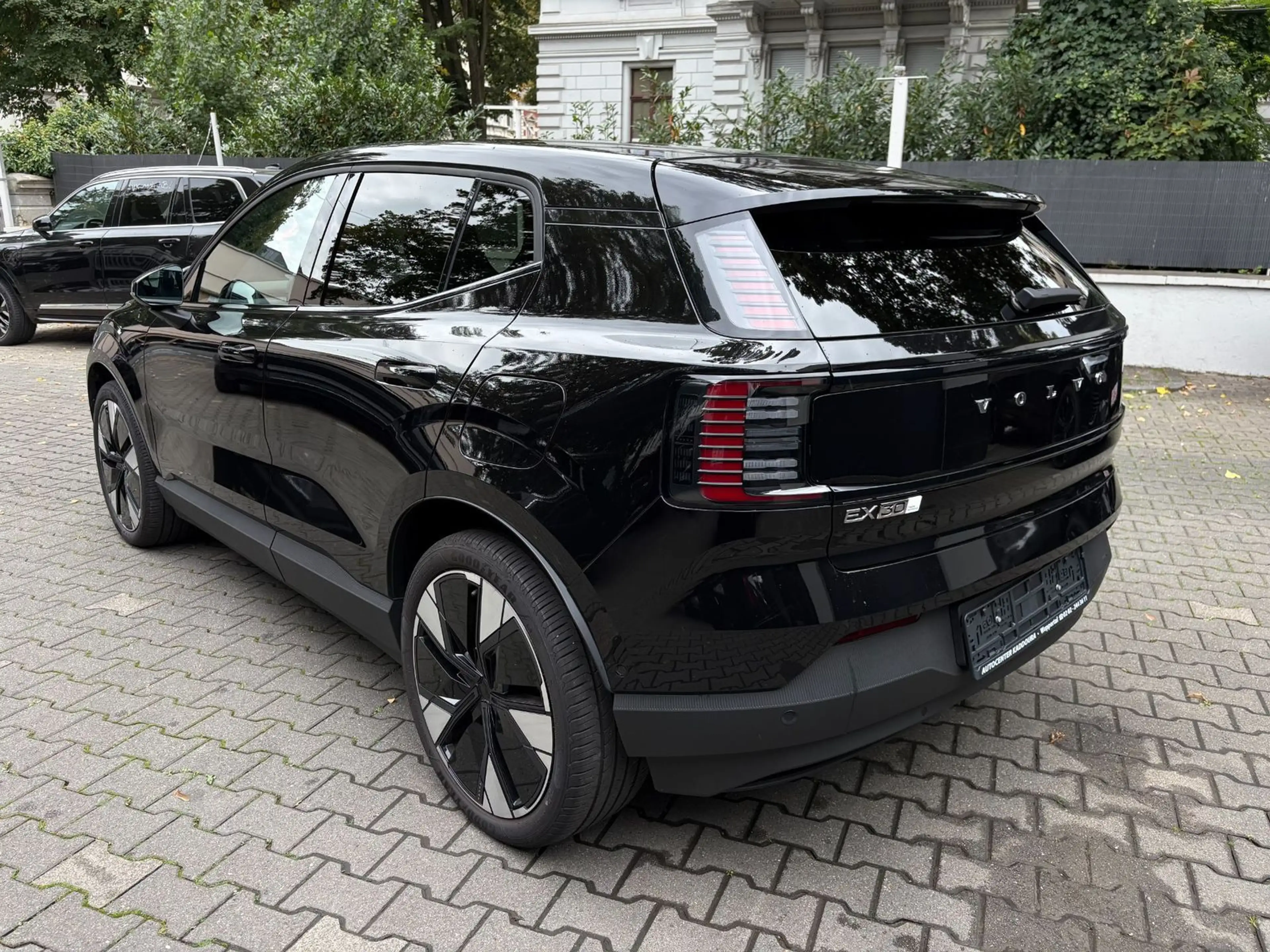 Volvo EX30 Ultra AWD Twin Perfor PANO 360° Winterpaket — photo 5
