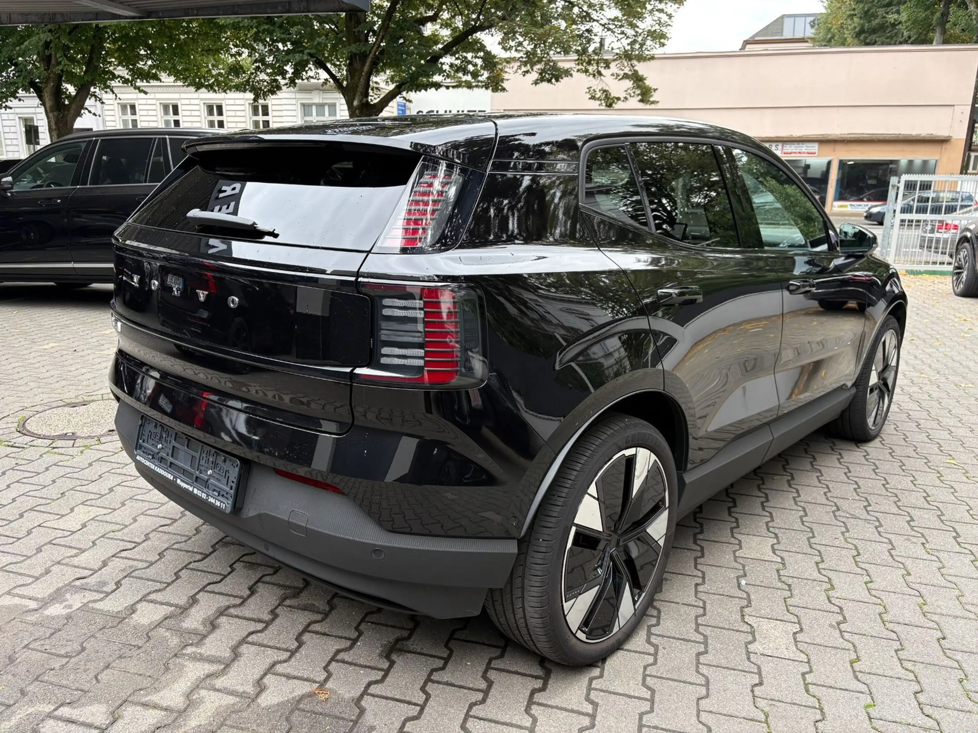 Volvo EX30 Ultra AWD Twin Perfor PANO 360° Winterpaket — photo 7