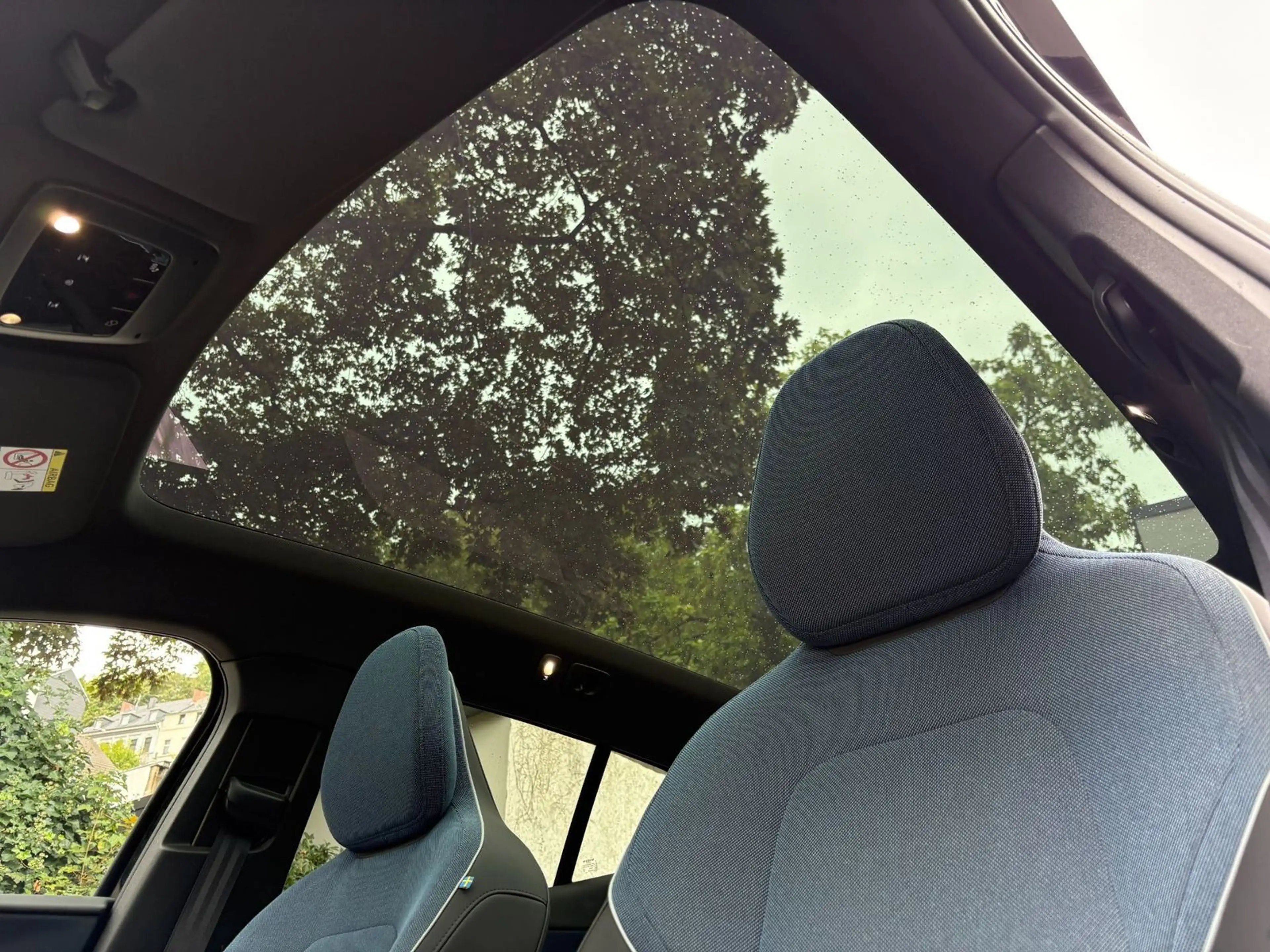 Volvo EX30 Ultra AWD Twin Perfor PANO 360° Winterpaket — photo 12
