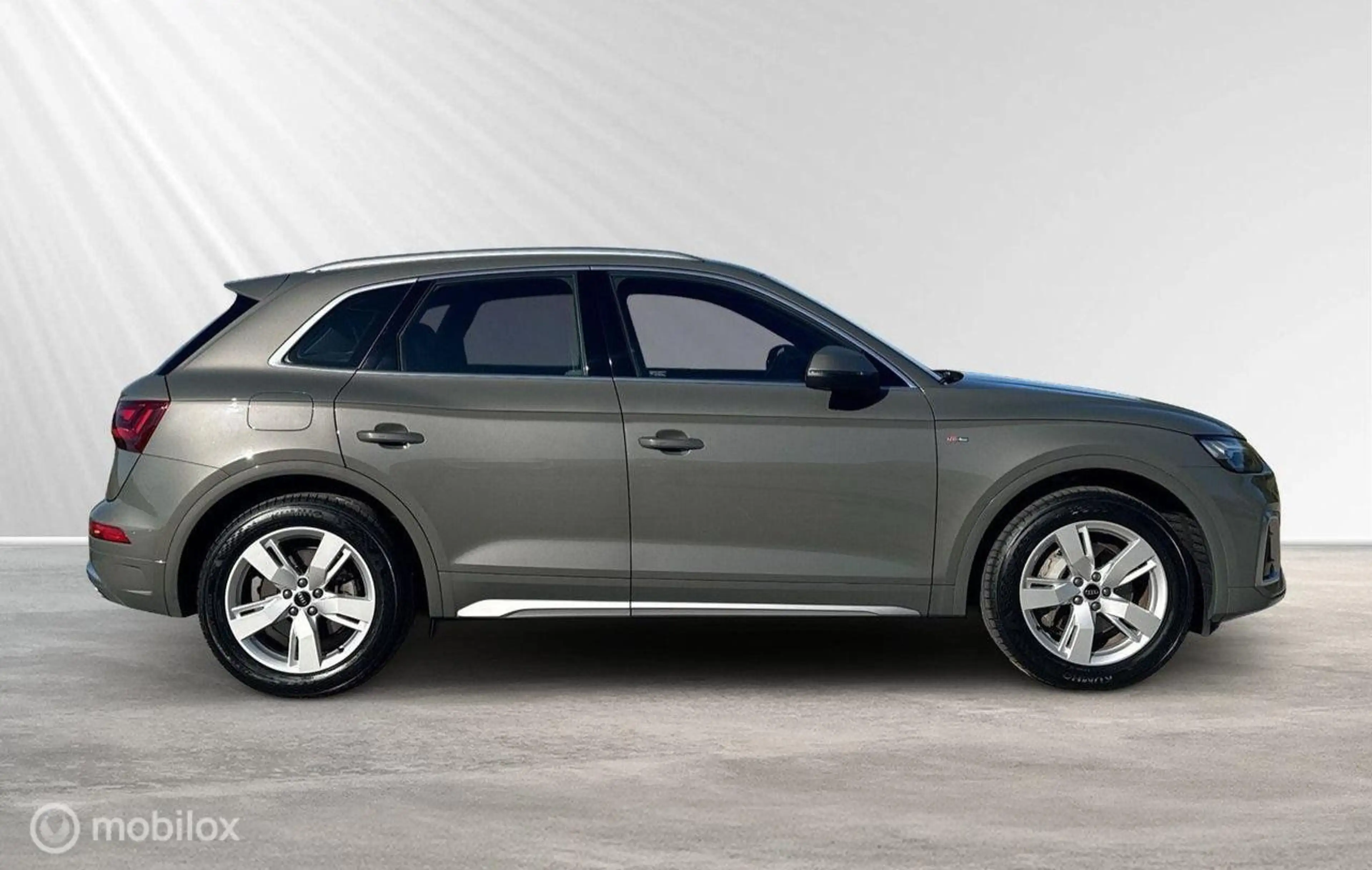 Audi Q5 55 TFSI e S edition, luchtvering, Matrix, Tour — photo 6