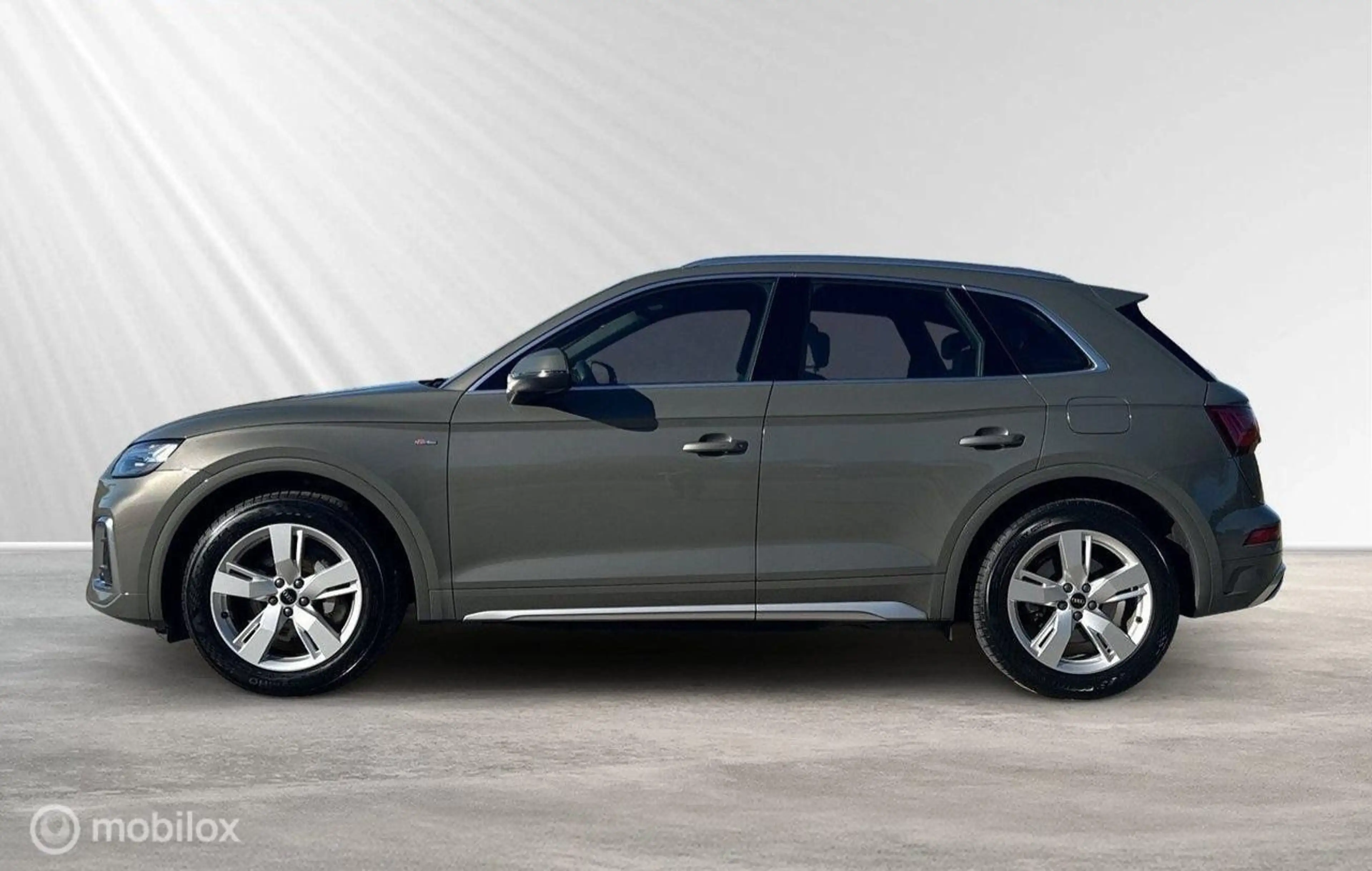 Audi Q5 55 TFSI e S edition, luchtvering, Matrix, Tour — photo 2