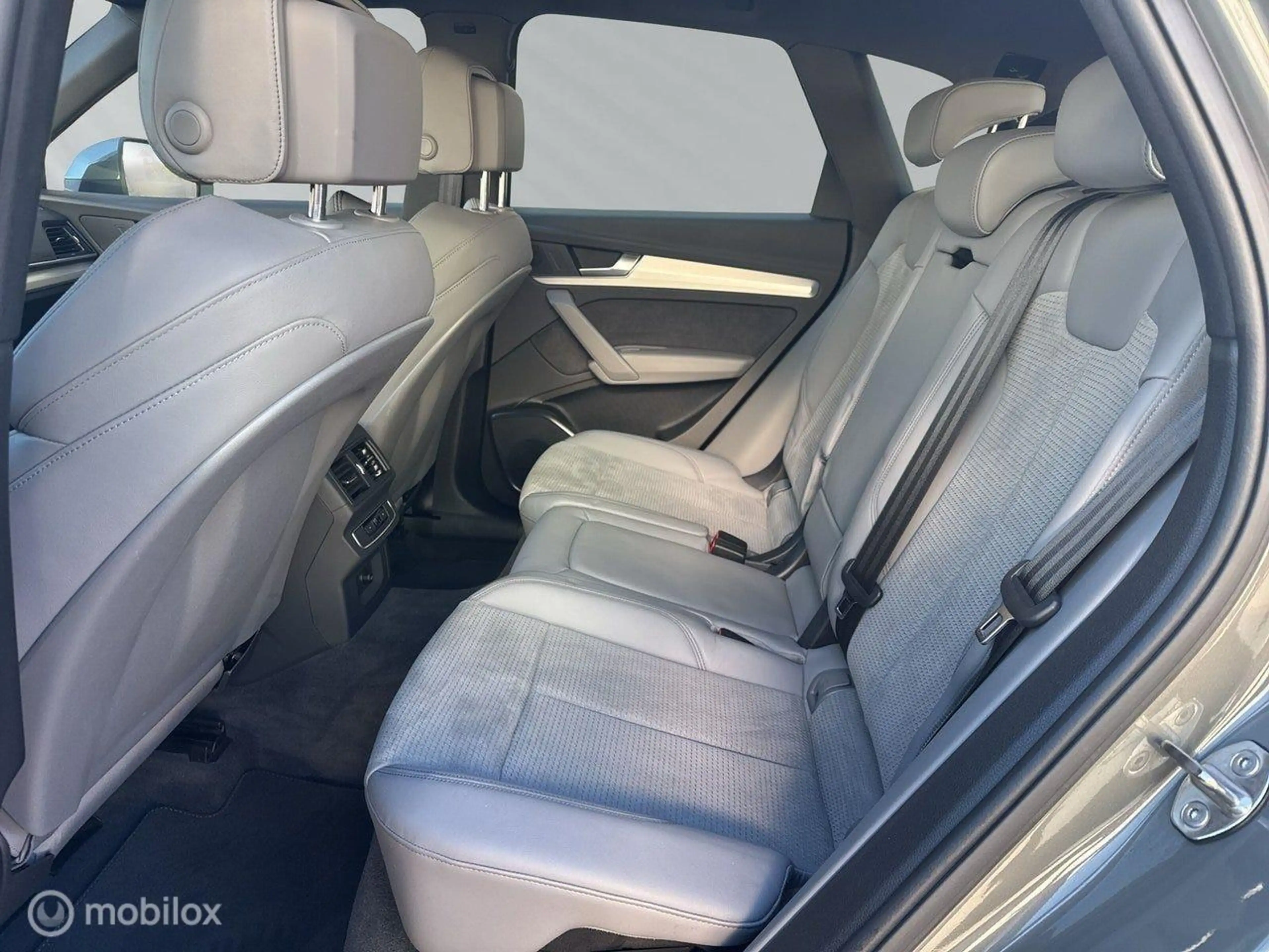 Audi Q5 55 TFSI e S edition, luchtvering, Matrix, Tour — photo 17