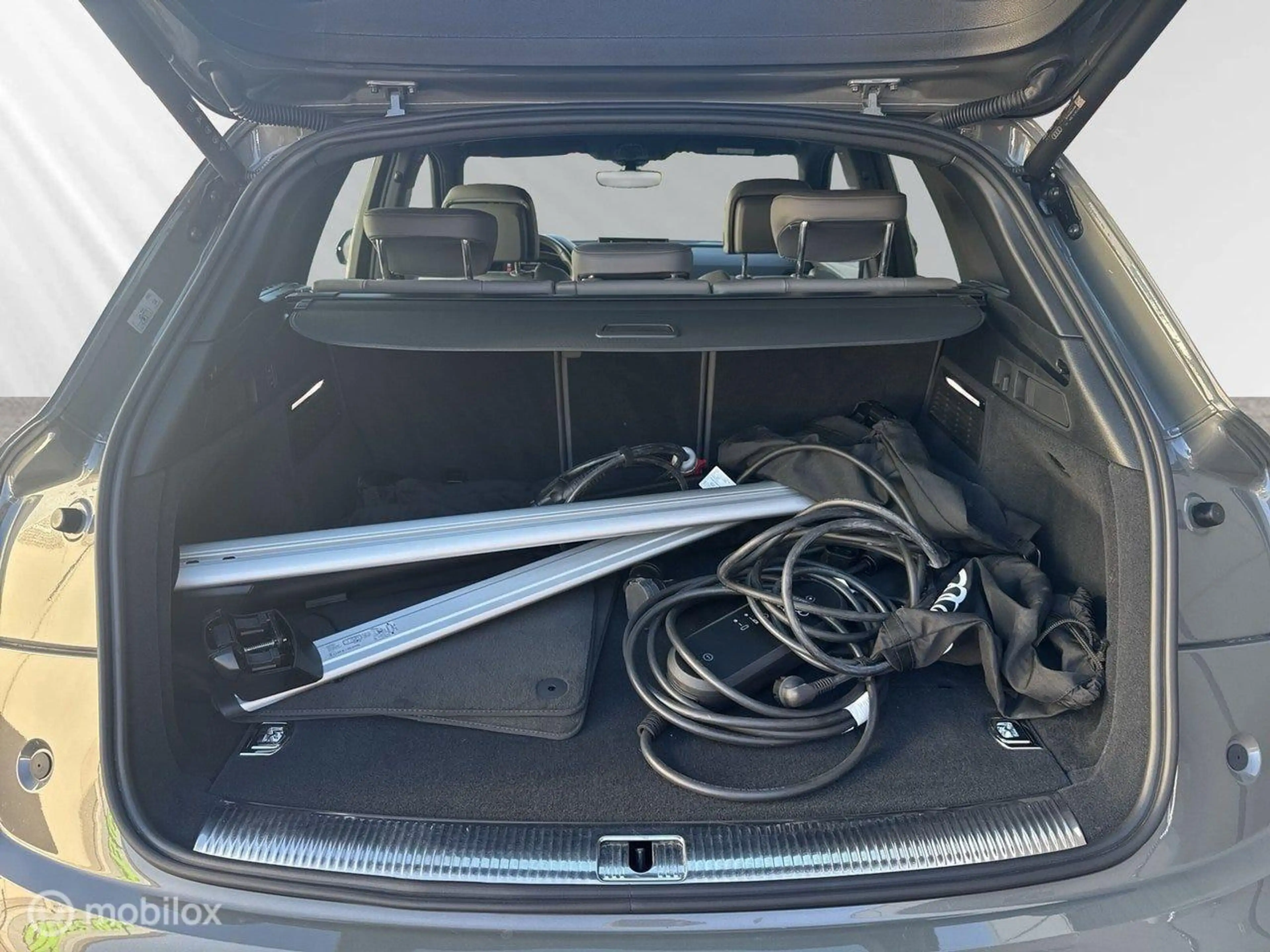 Audi Q5 55 TFSI e S edition, luchtvering, Matrix, Tour — photo 31