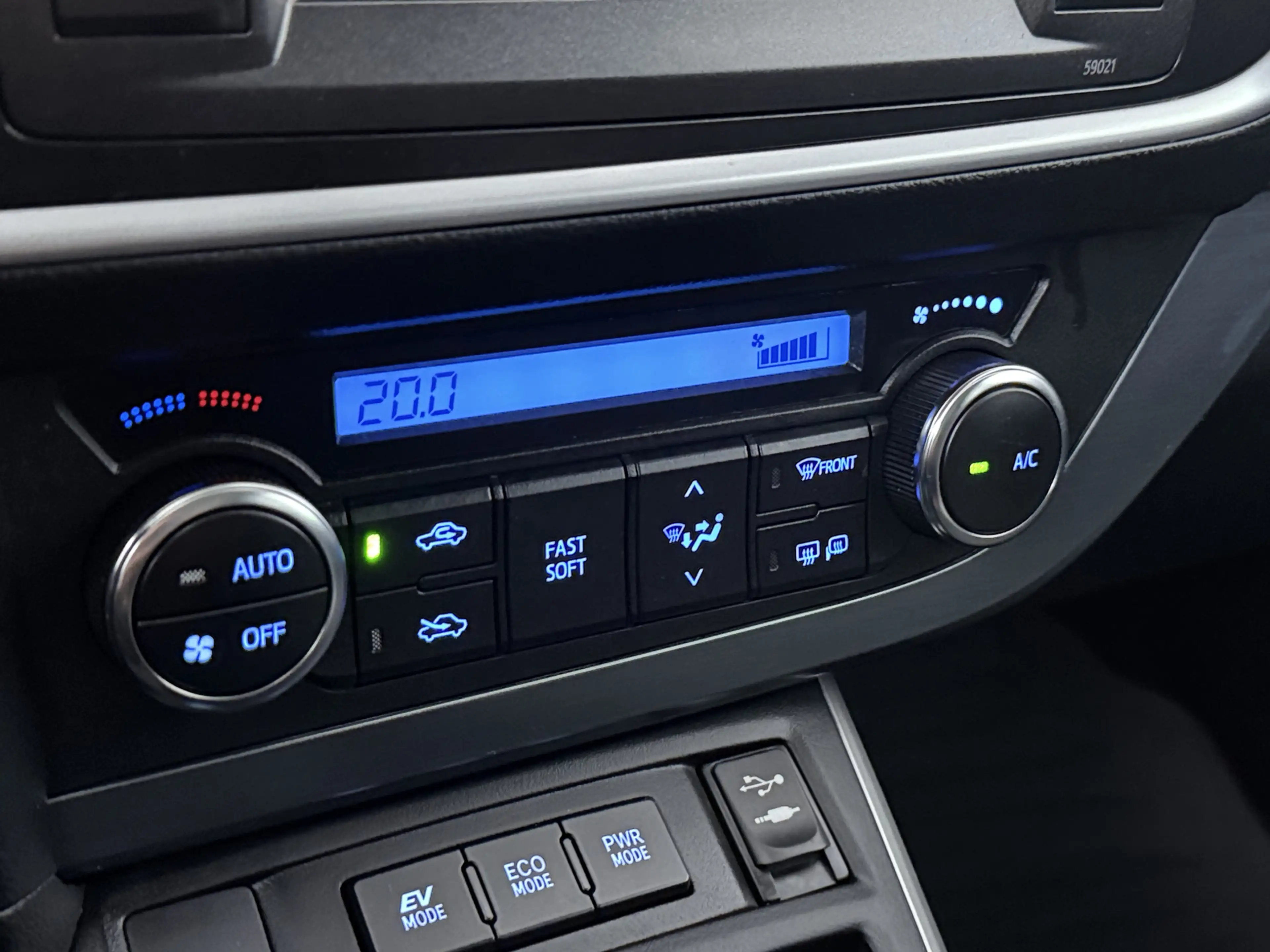 Toyota Auris Touring Sports 1.8 Hybrid Aspiration | Navigatie | — photo 11