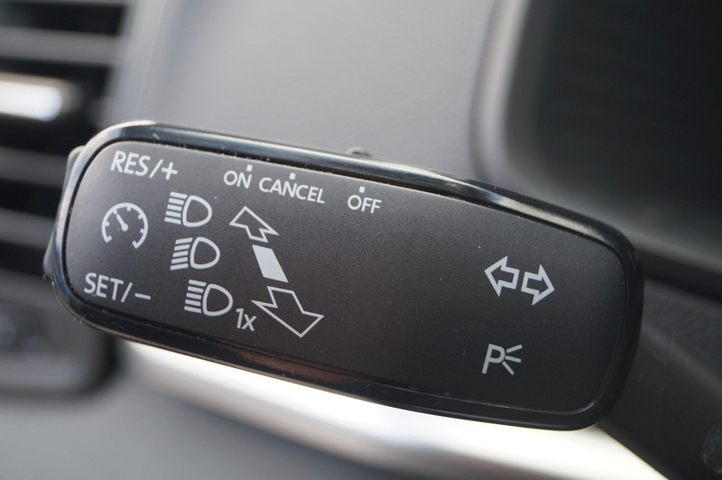 Skoda Karoq Selection *Kamera*Anhängerkuppl.*LED*App C — photo 10