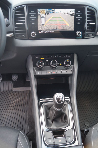 Skoda Karoq Selection *Kamera*Anhängerkuppl.*LED*App C — photo 12