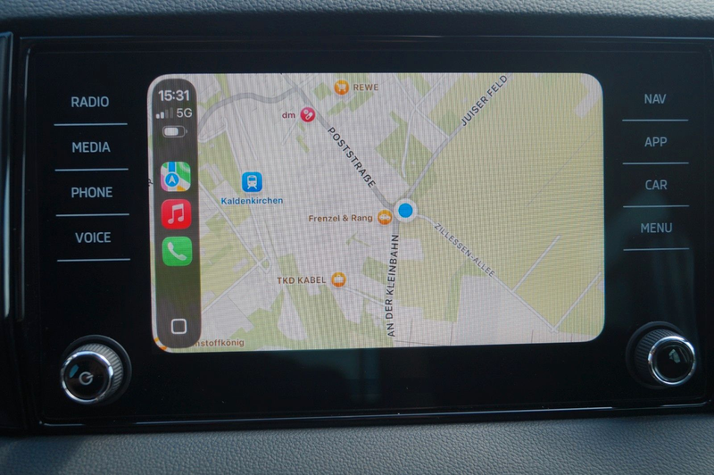 Skoda Karoq Selection *Kamera*Anhängerkuppl.*LED*App C — photo 14