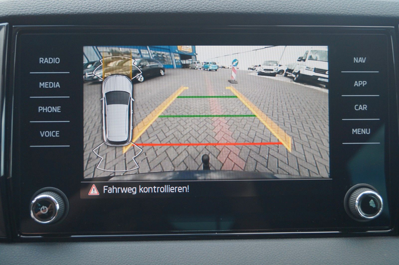 Skoda Karoq Selection *Kamera*Anhängerkuppl.*LED*App C — photo 13