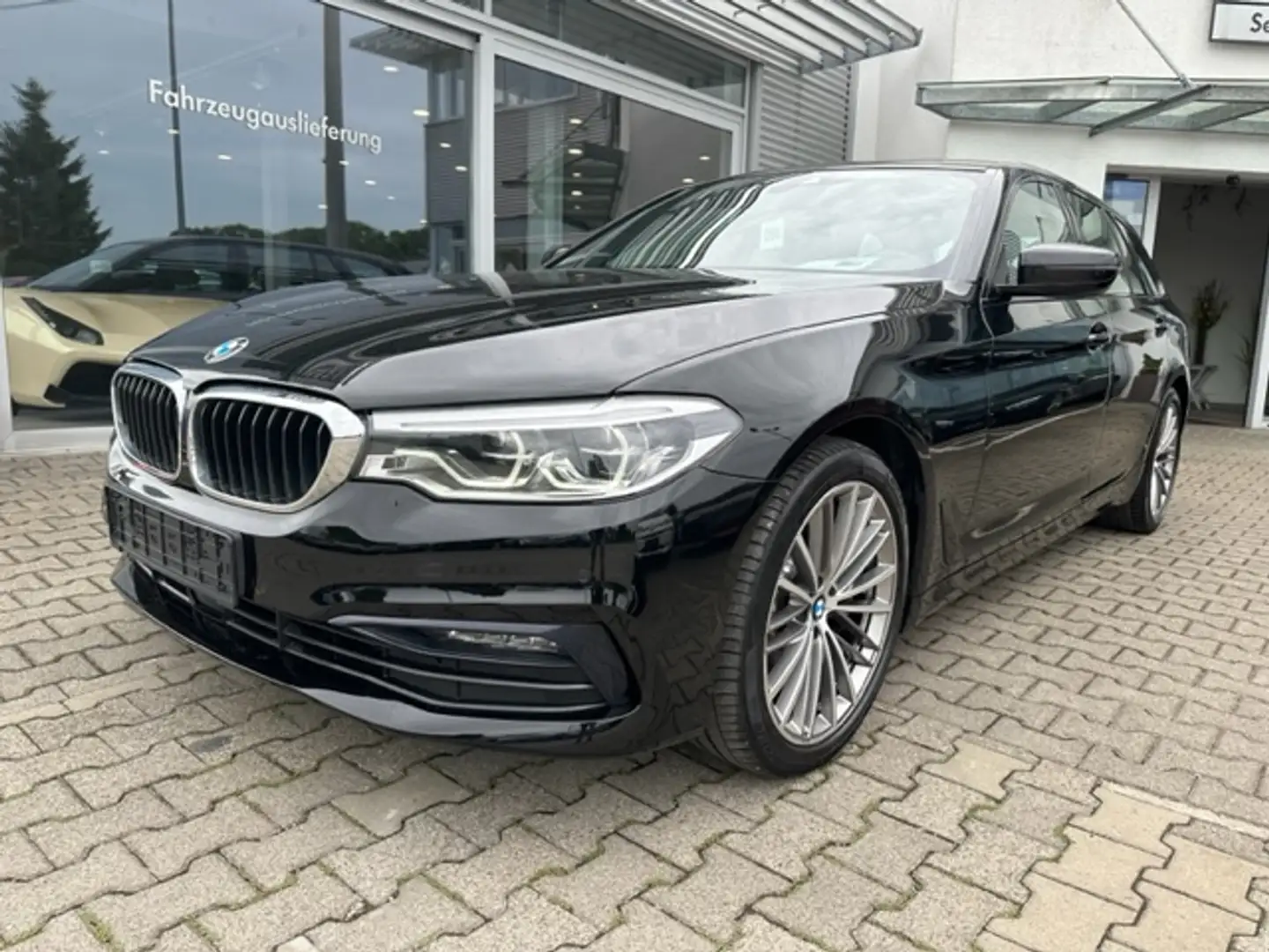 BMW 530 IA Touring*Sportline*Leder*Navi*19-Zoll Noir - 2