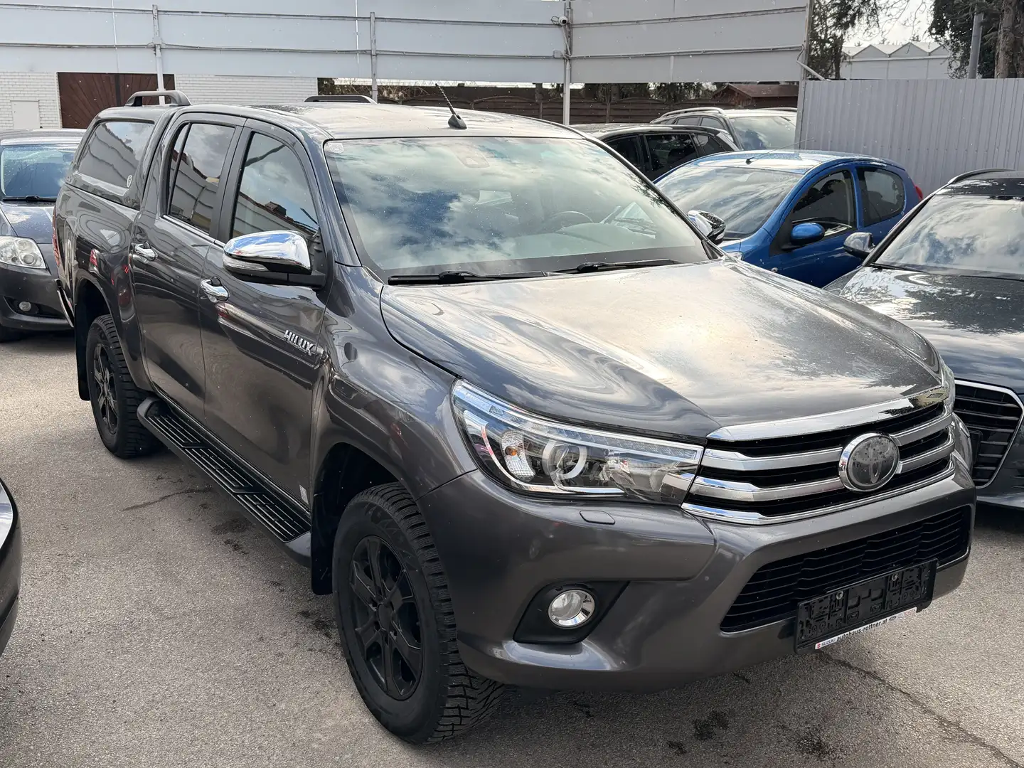 Toyota Hilux - 2