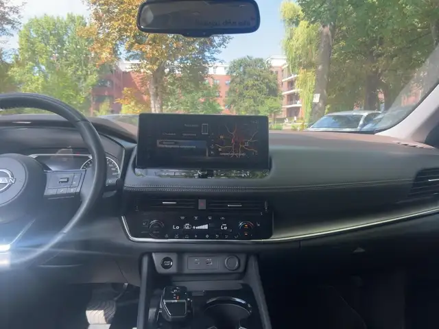 Nissan X-Trail view 12