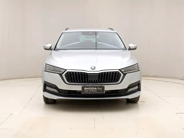 Skoda Octavia view 2