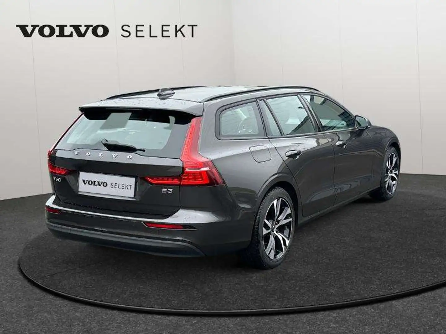 Volvo V60 B3 Essential / Essence Grijs - 2