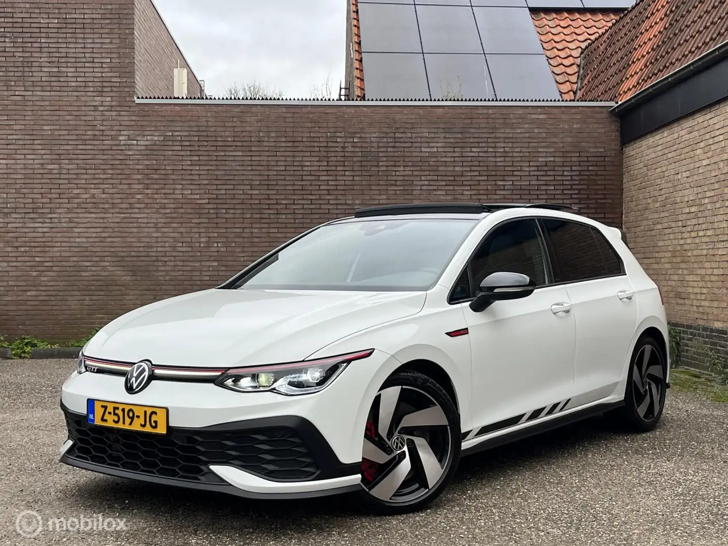 Volkswagen Golf GTI 2.0 Clubsport 300PK | PANO | Stuur&Stoel Blanco - 1