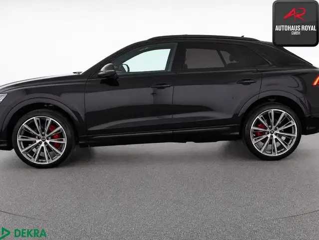 Audi Q8 view 2
