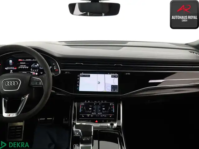 Audi Q8 view 9
