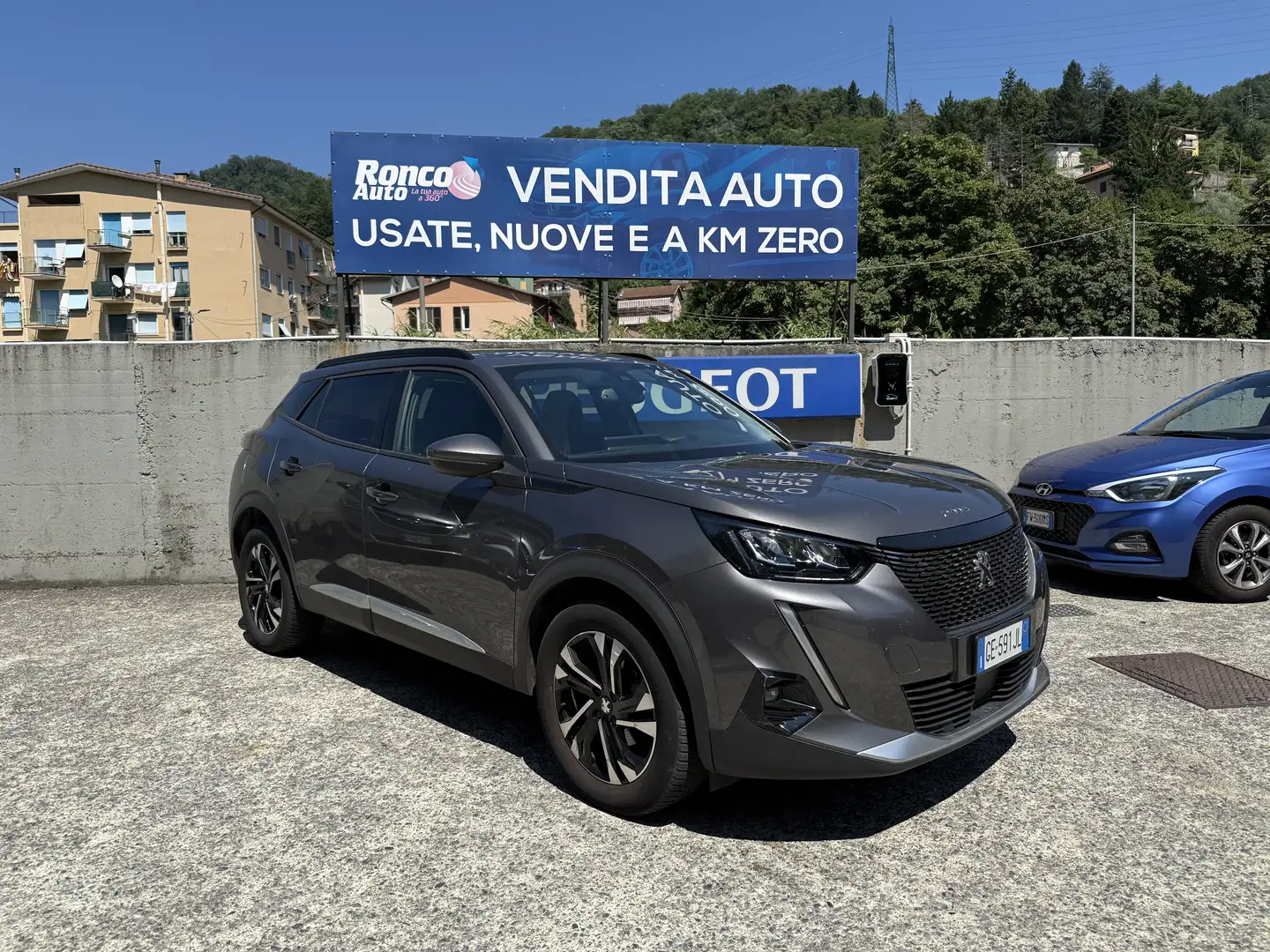 Peugeot 2008 2008 II 2020 1.2 puretech Allure Pack s Grijs - 1