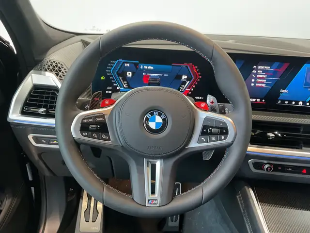 BMW XM view 4