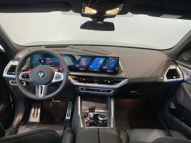 BMW XM view 3