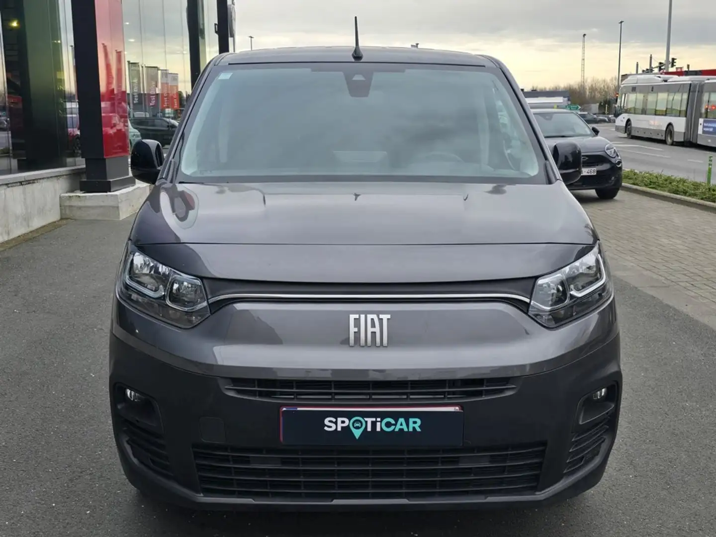 Fiat Doblo L1 Grijs - 2