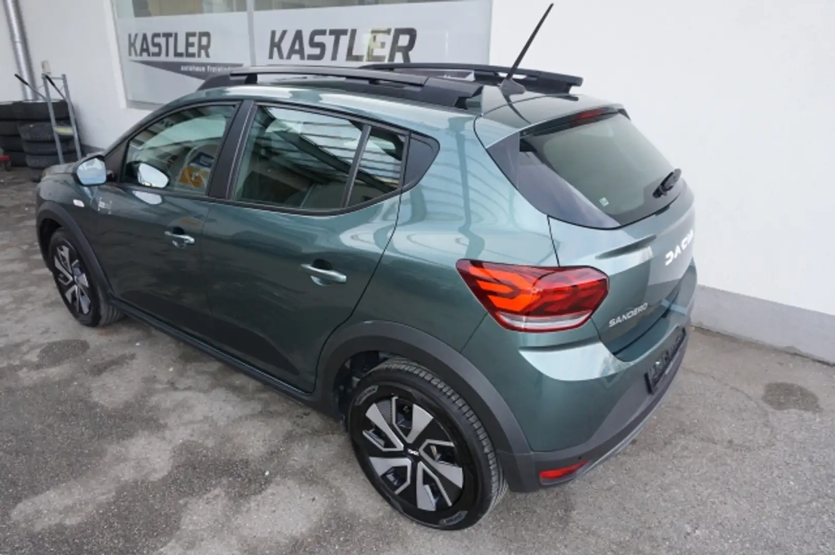 Dacia Sandero Stepway Grün - 2