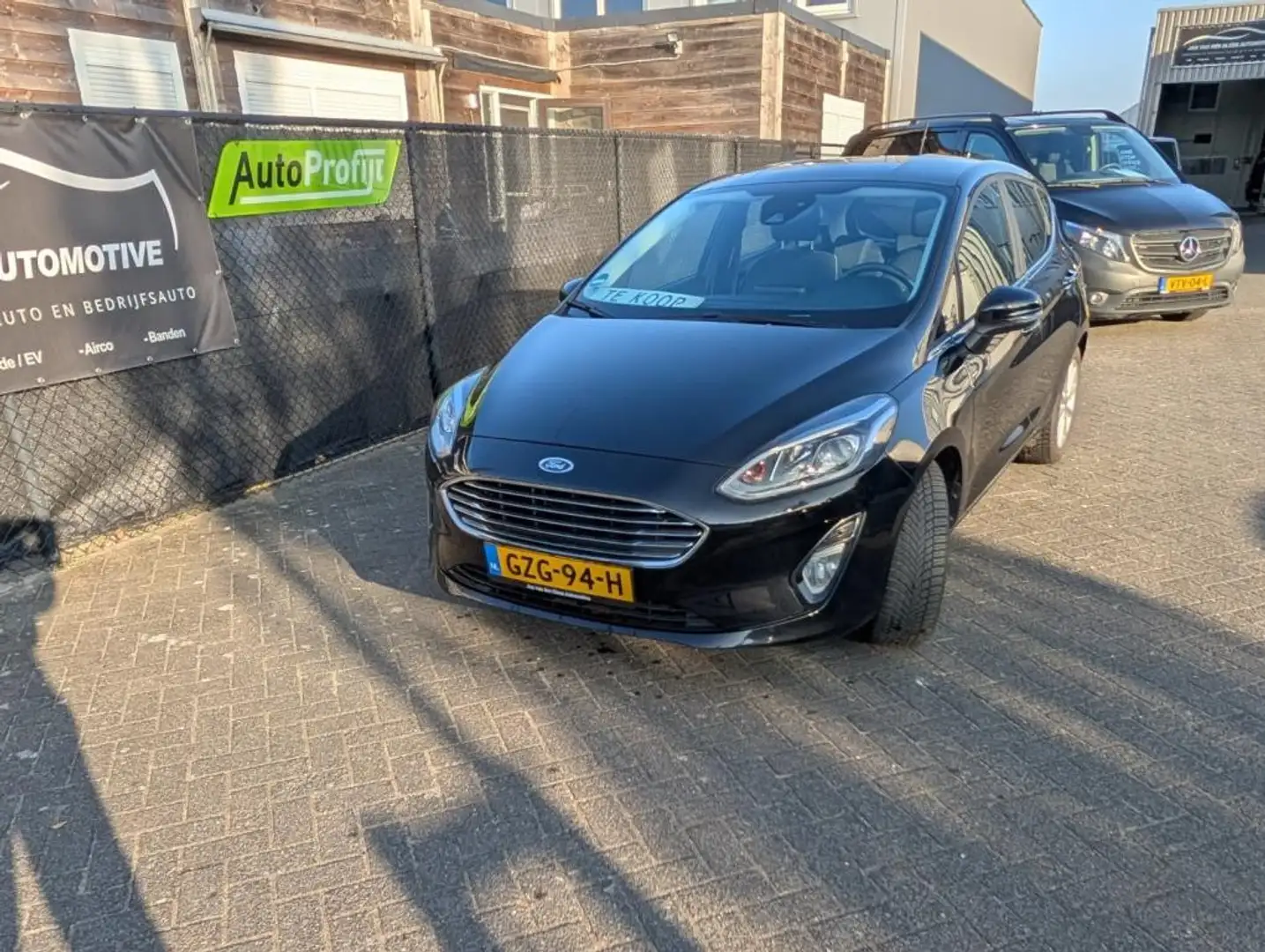 Ford Fiesta 1.1 Trend Zwart - 2