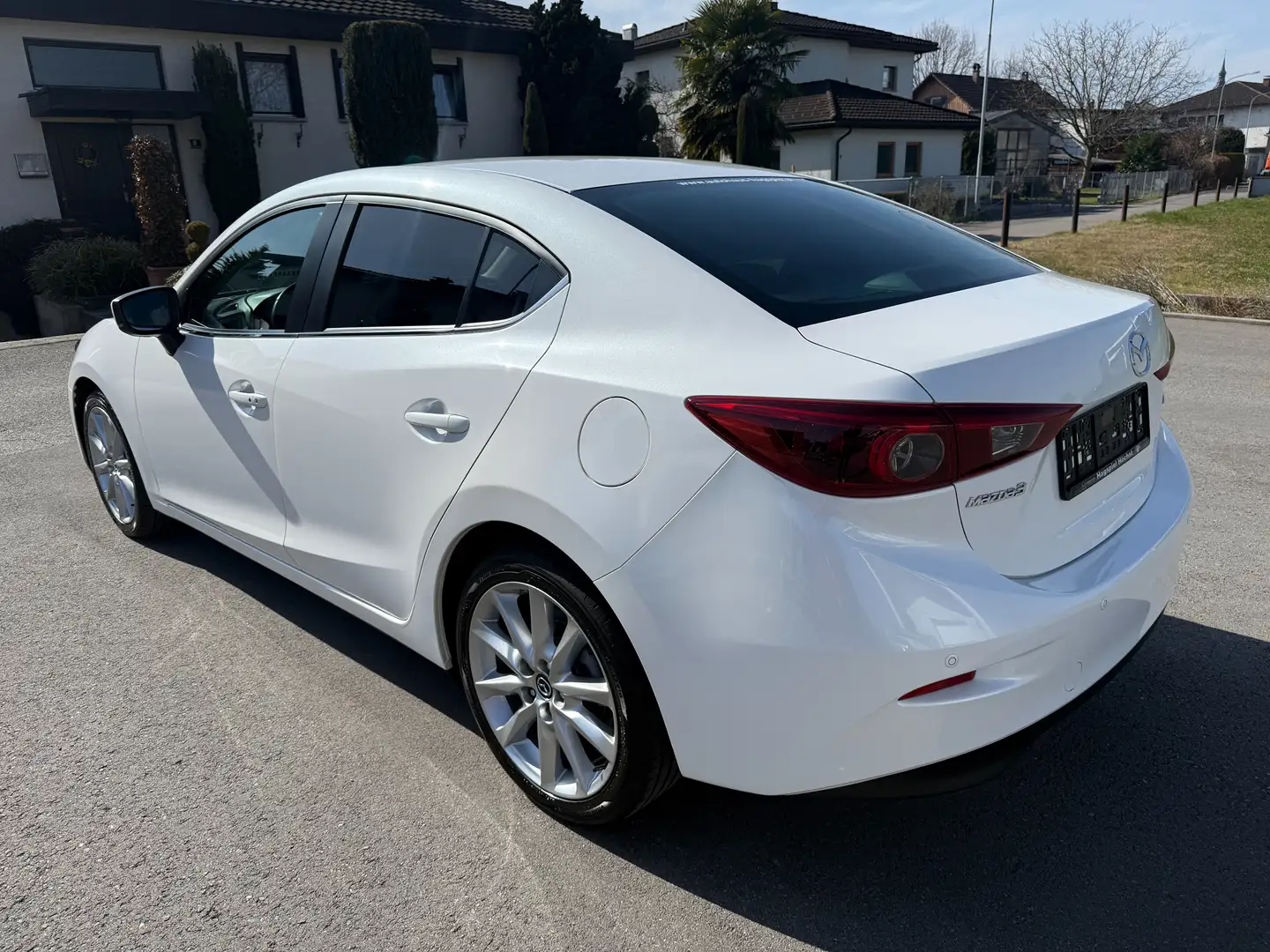 Mazda 3 G120 Revolution Sedan Navi Kamera BOSE Weiß - 2