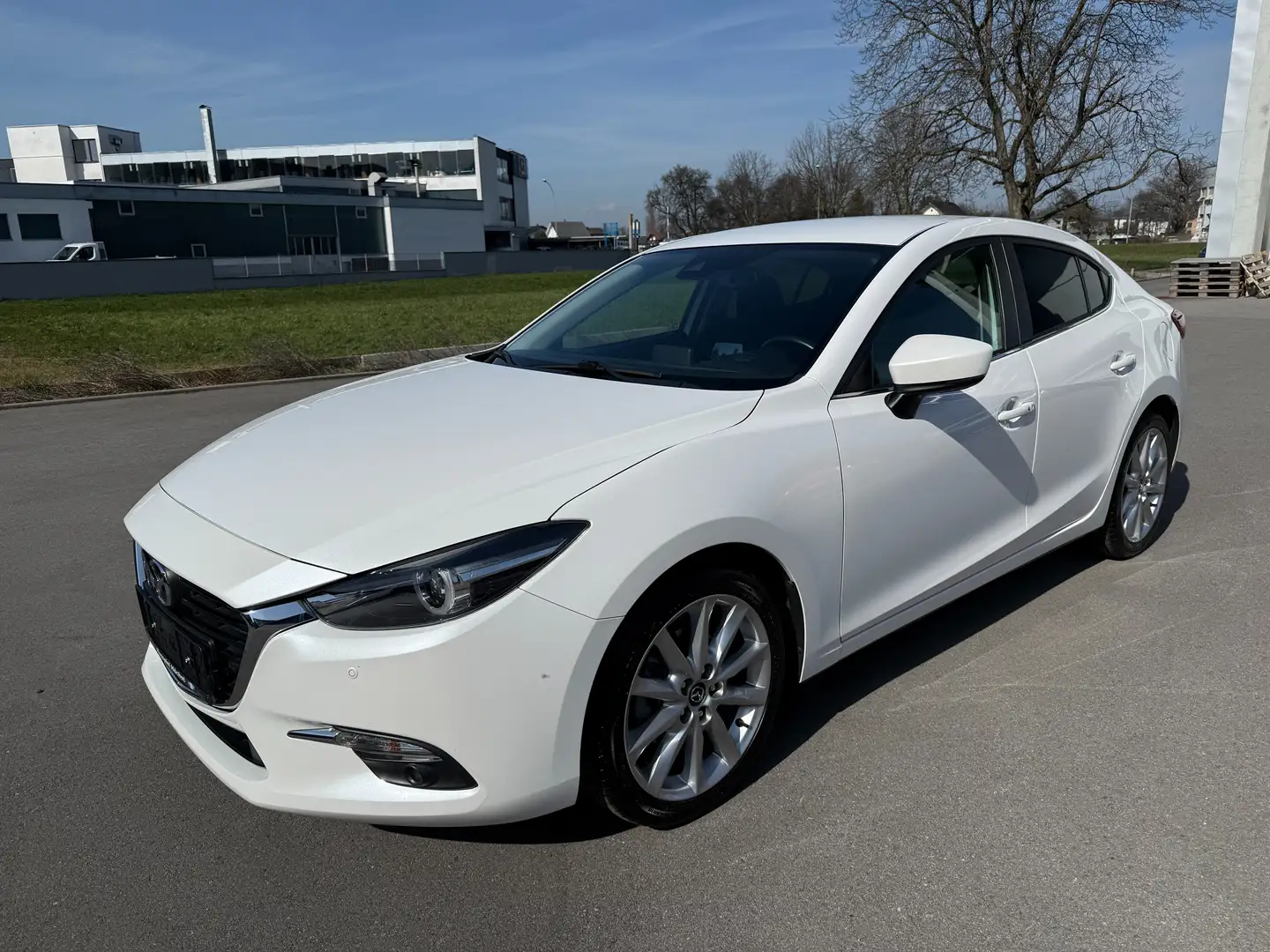 Mazda 3 G120 Revolution Sedan Navi Kamera BOSE Weiß - 1