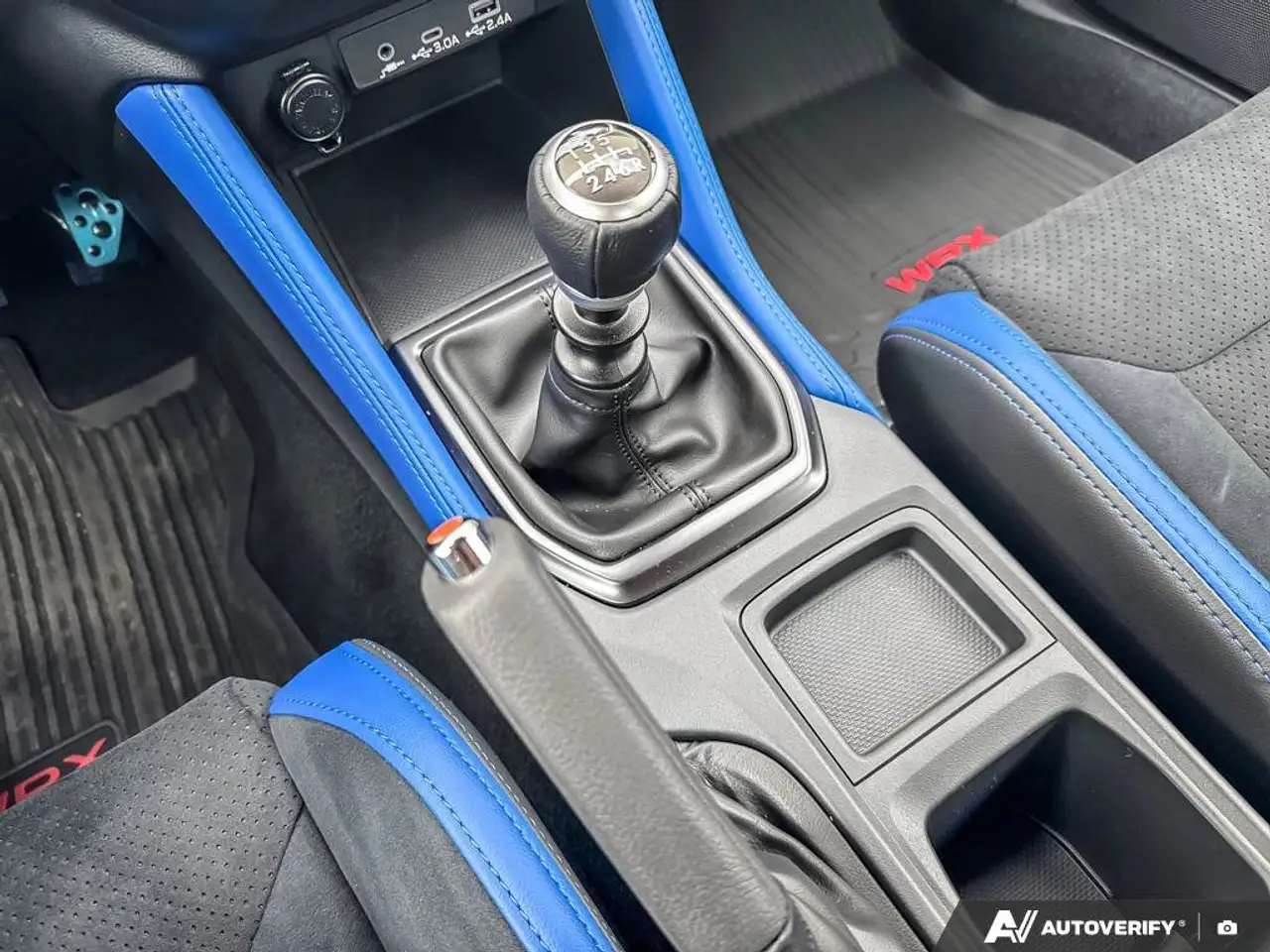 Subaru WRX снимка Subaru WRX