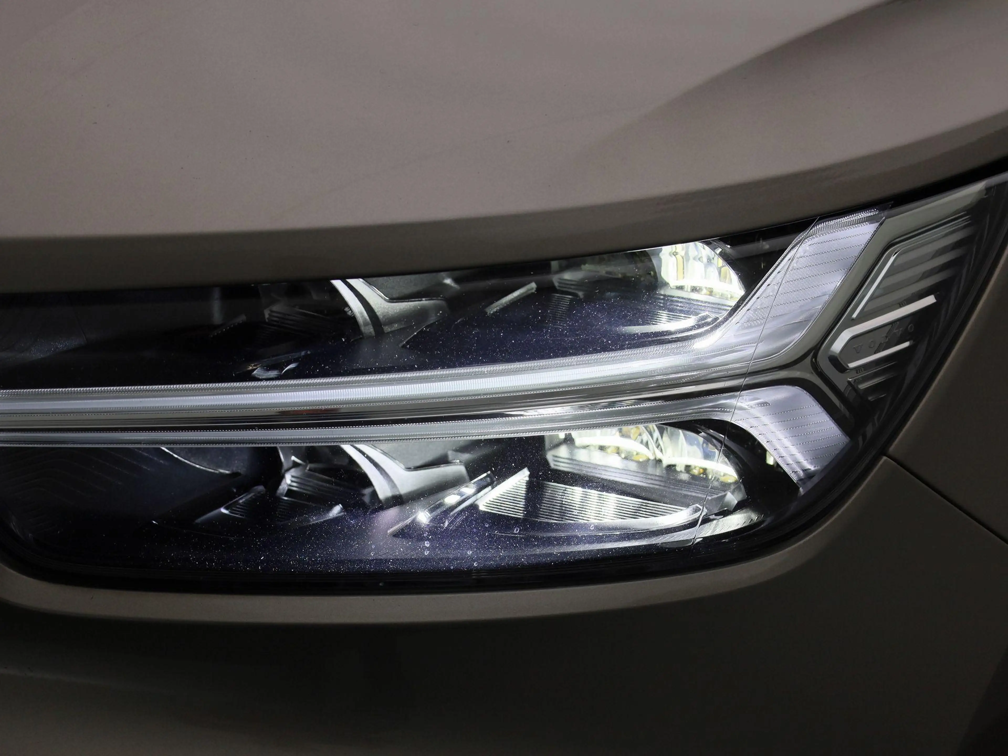 Volvo XC40 T2 Geartronic Momentum Pro NAVI | CARPLAY | LEDER — photo 14