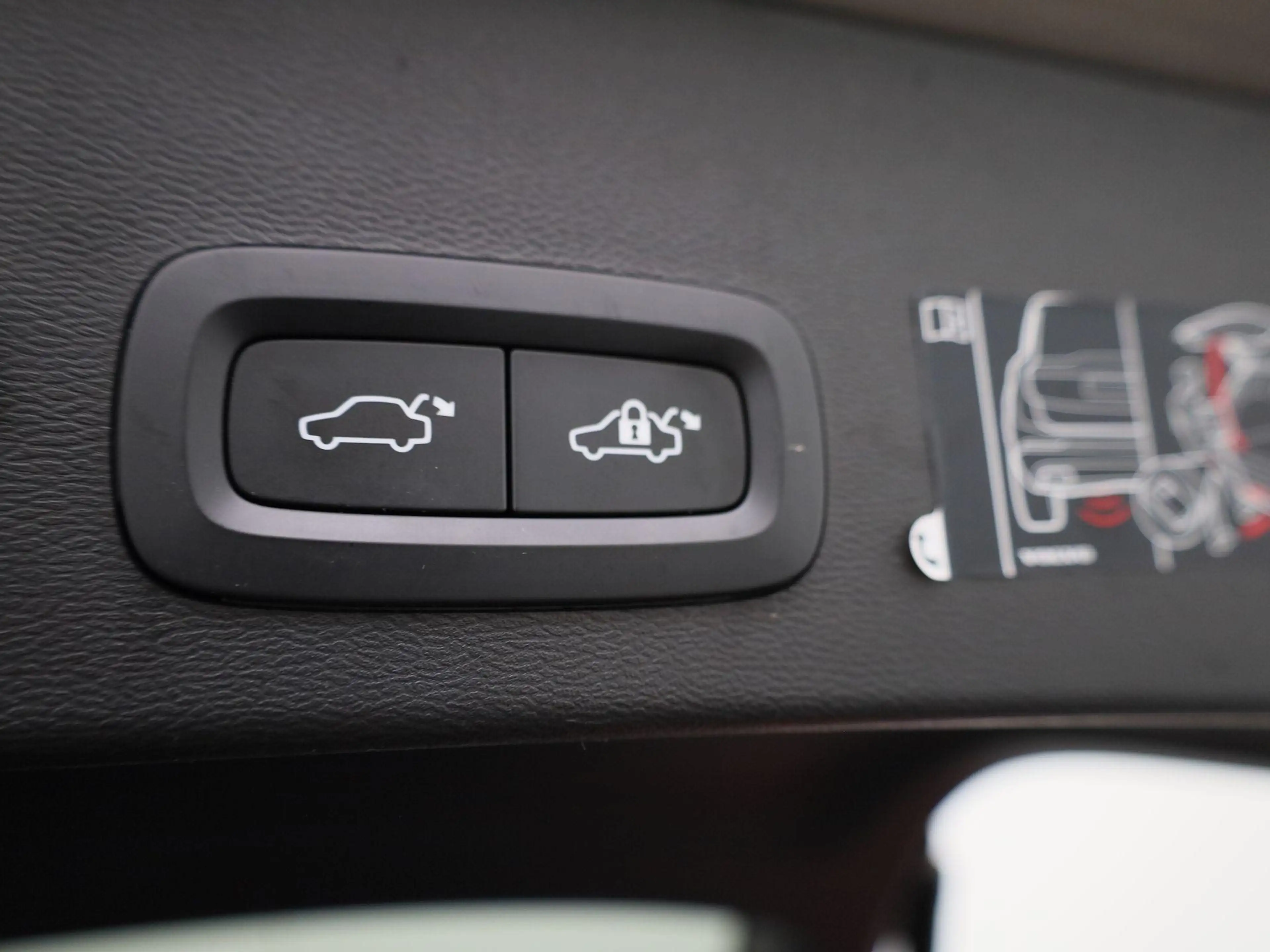 Volvo XC40 T2 Geartronic Momentum Pro NAVI | CARPLAY | LEDER — photo 12