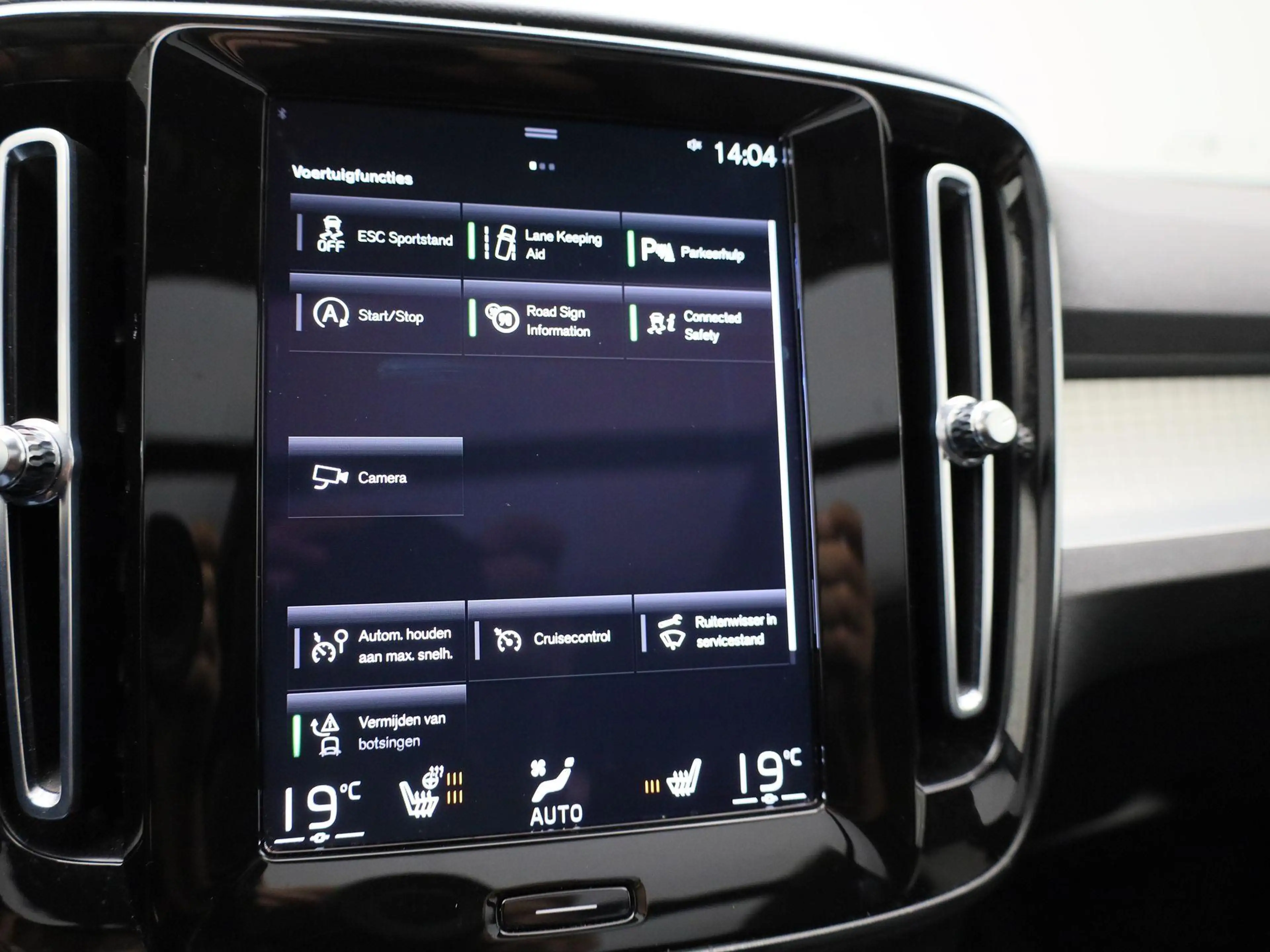 Volvo XC40 T2 Geartronic Momentum Pro NAVI | CARPLAY | LEDER — photo 15
